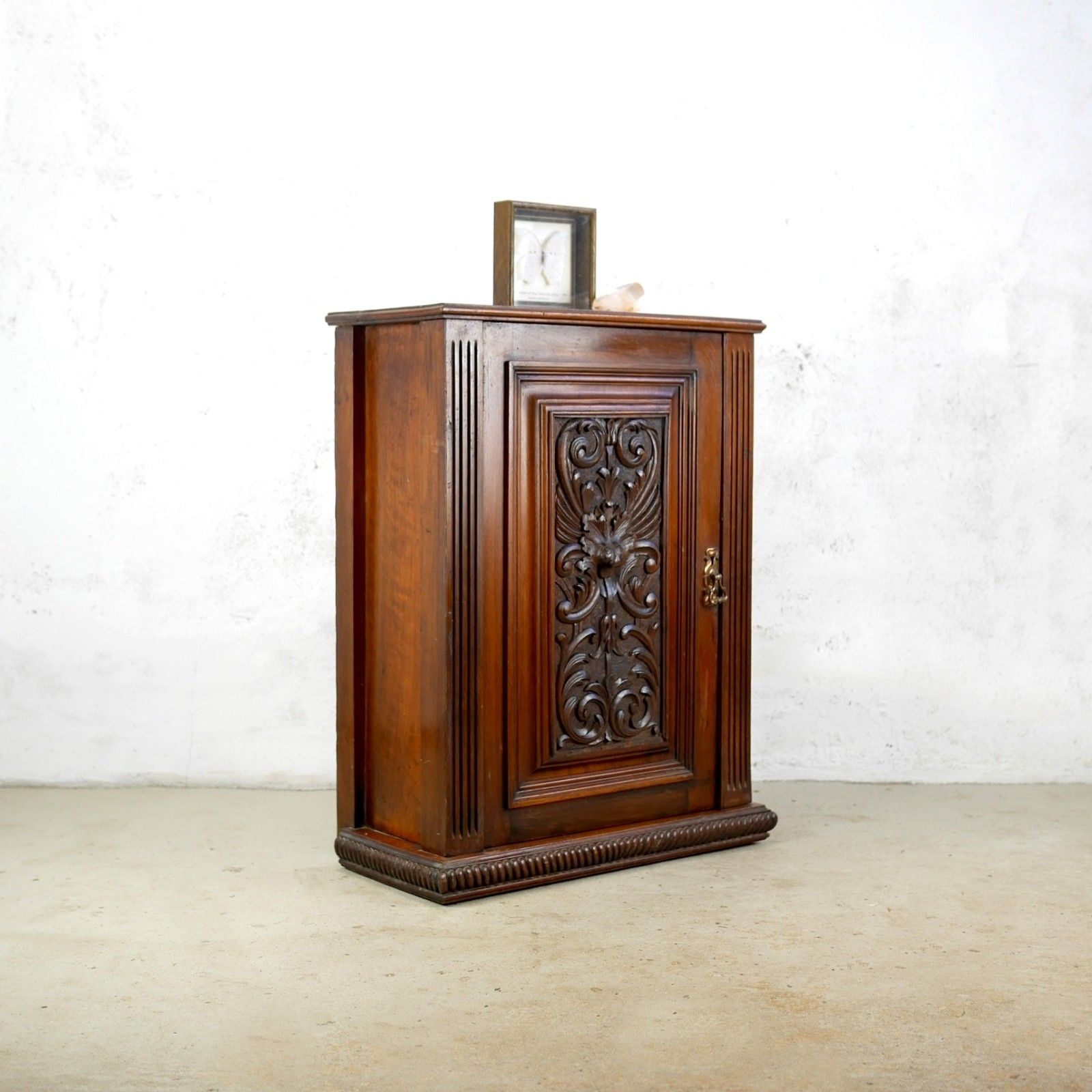 Antique Cabinet Cupboard Mahogany Green Man Carved Bathroom #102951 photo Furniture