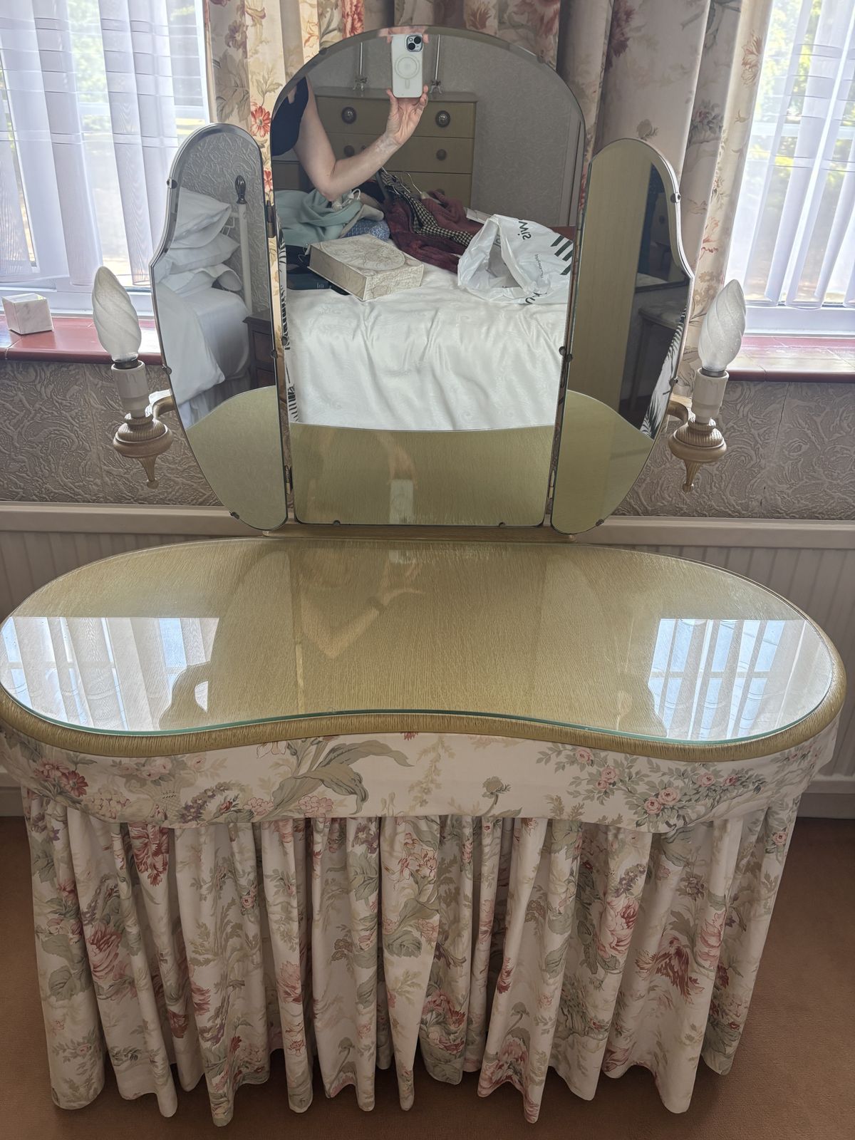 photo vintage Mid Century Bed Room Furniture Set