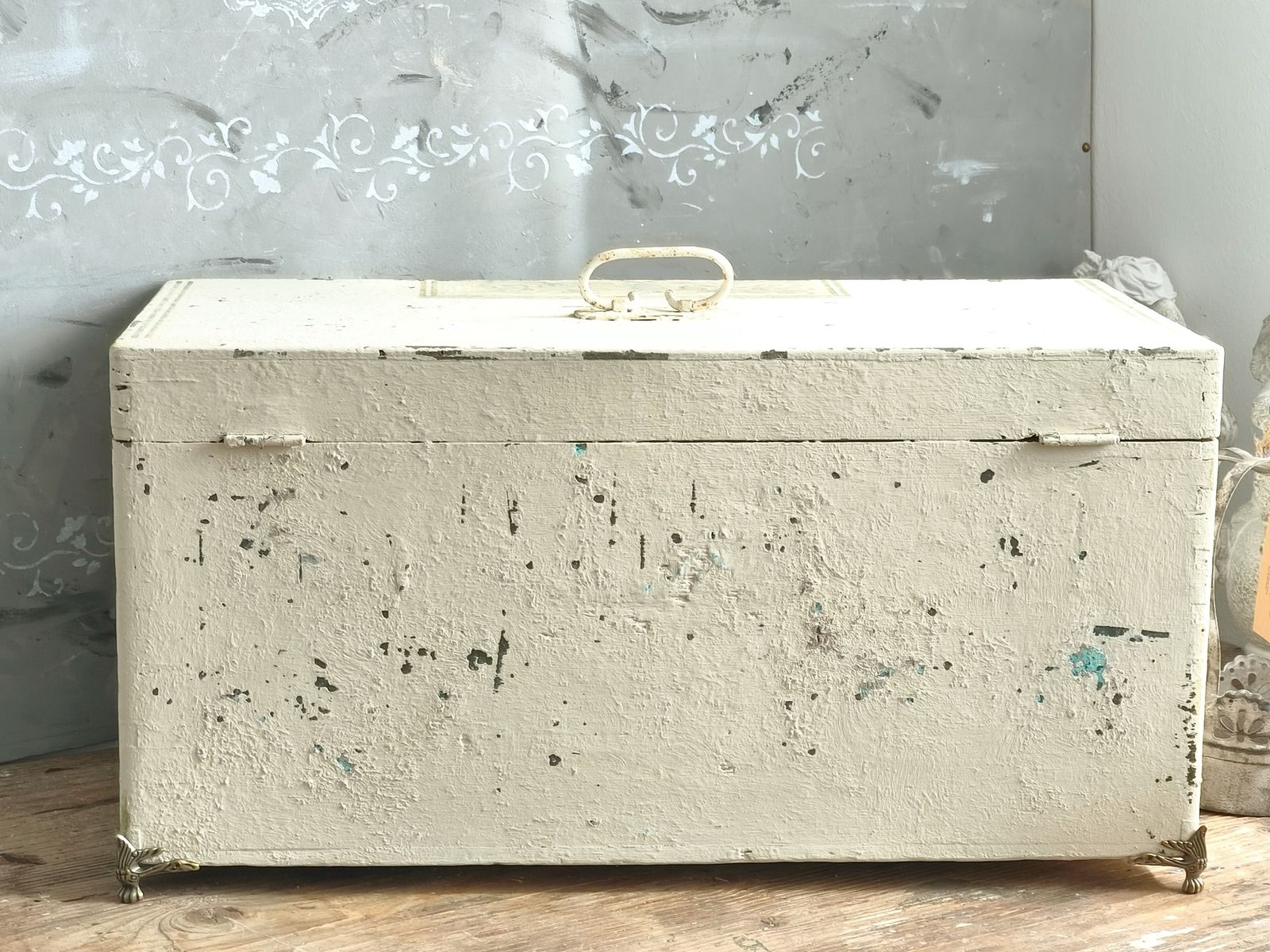Antique Creamy Wooden Trunk Chest, Distressed Furniture photo vinterior