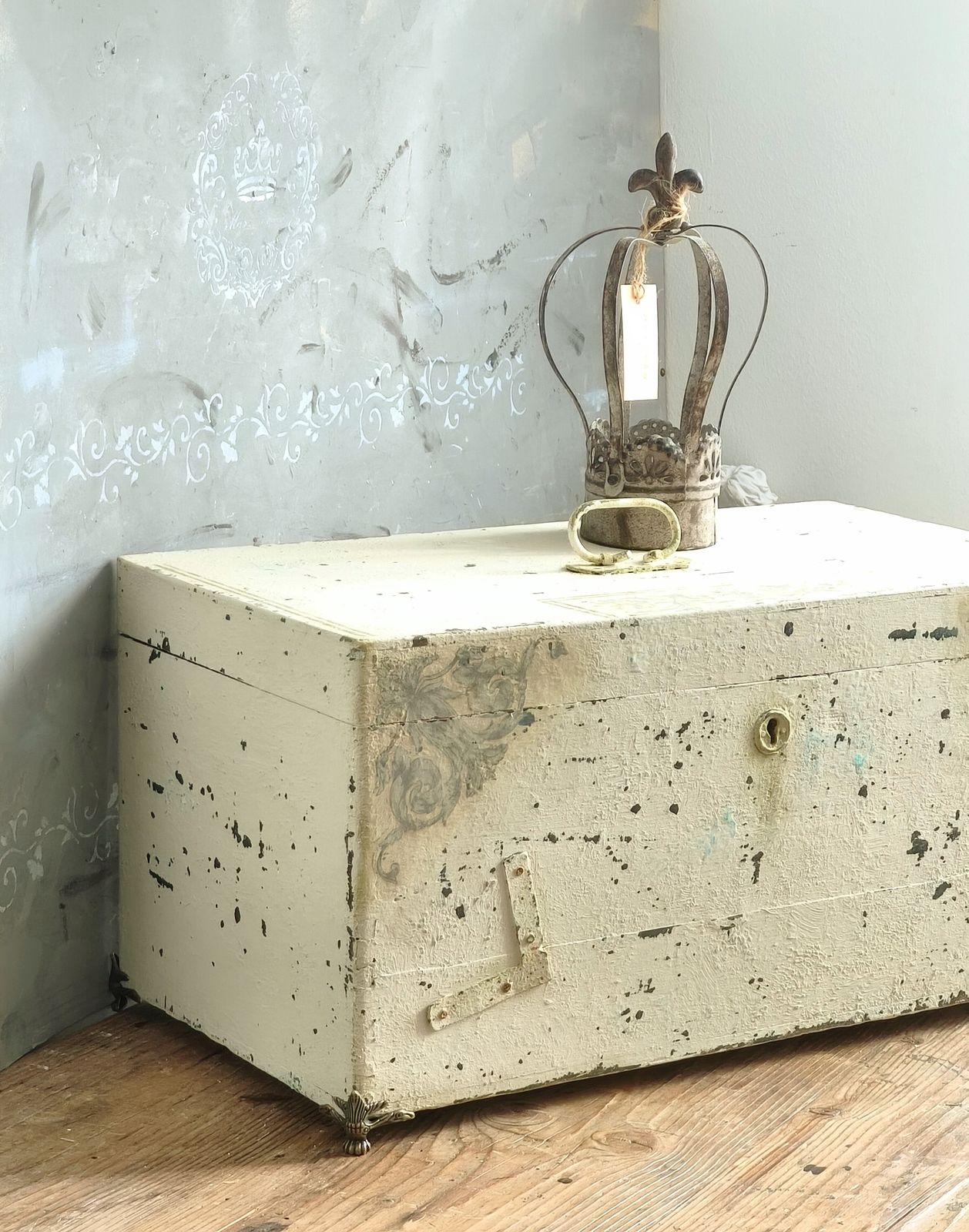 Furniture Antique Creamy Wooden Trunk Chest, Distressed Furniture photo