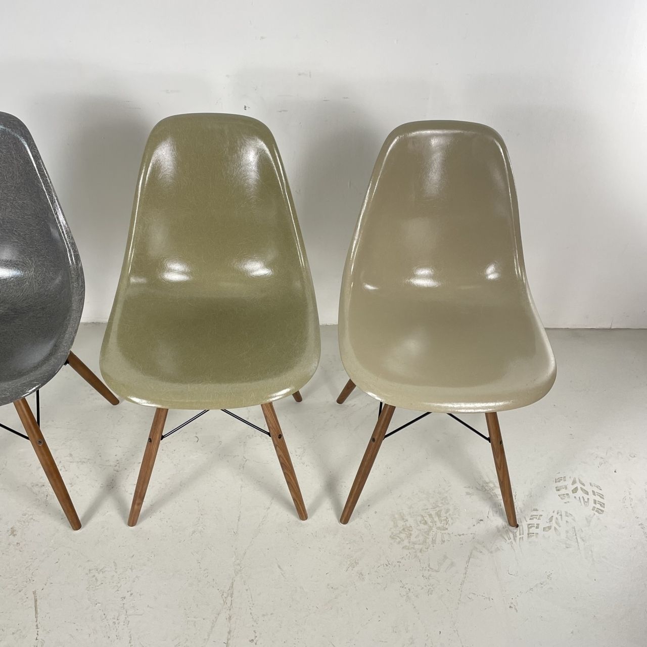 Eames Herman Miller Dsw Side Chairs In Seafoam / Elephant Grey / Umber / Light Griege photo for sale