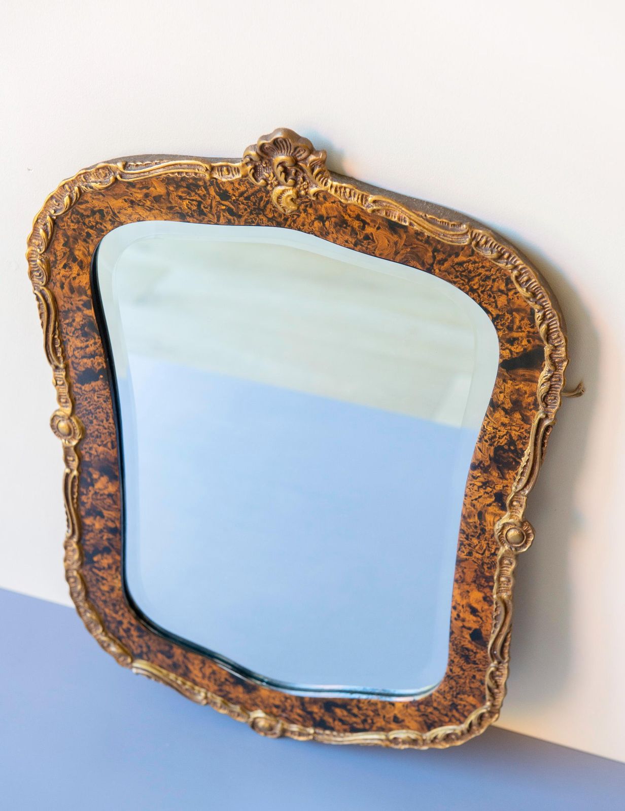 Antieke wandspiegel, faux schildpad spiegel, Art Nouveau schoorsteenspiegel, sierwandstuk, decoratieve schoorsteenspiegel photo Woonaccessoires