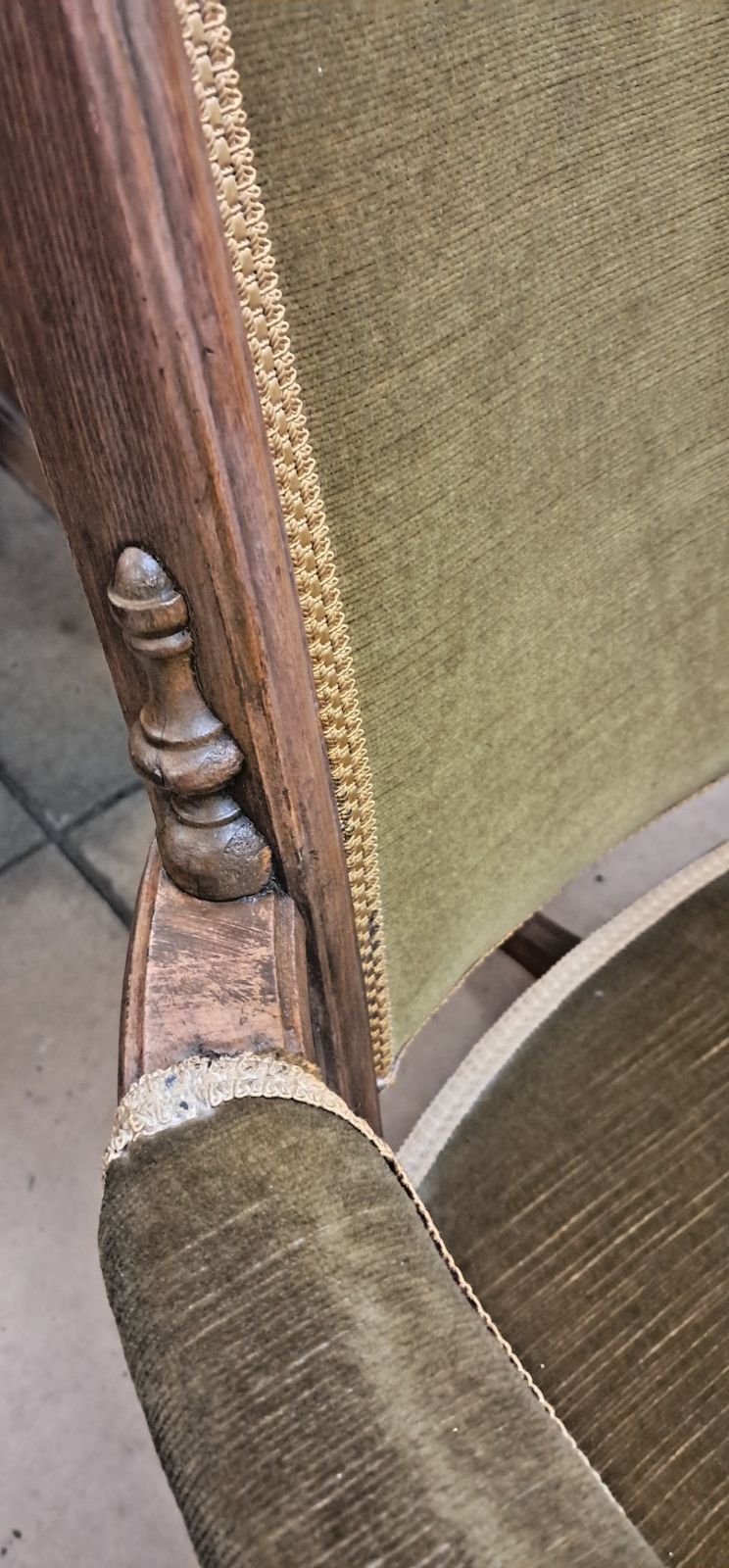 Vintage Late 19th C. American Rocking Chair Upholstered In Olive Green Velvet photo vinterior