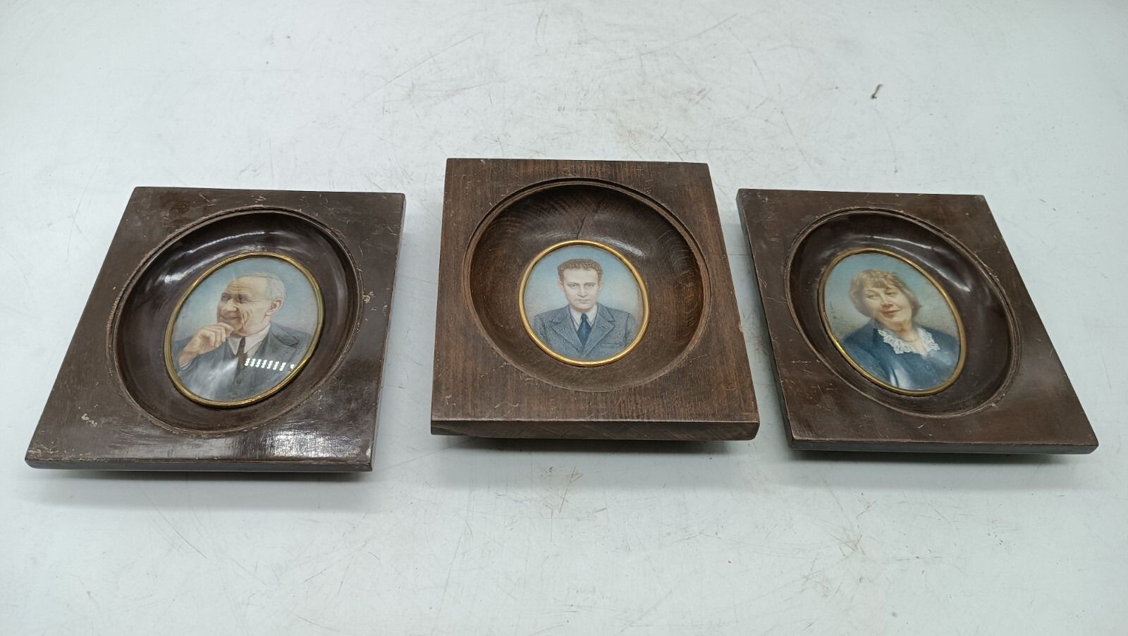 Three Painted Miniatures Portraits Italian School photo furniture
