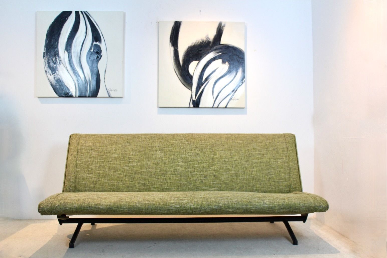 photo furniture Osvaldo Borsani For Tecno — D70 Sofa Daybed, Italy, 1954
