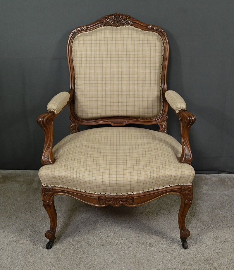 photo vinterior Louis XV Style Beechwood Armchair – Mid 19th Century
