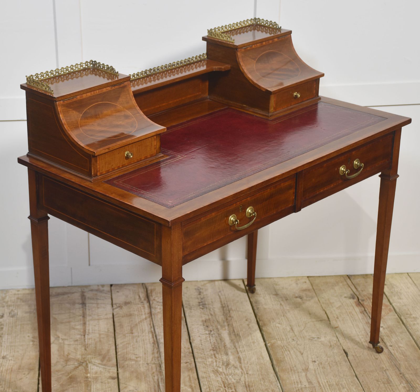 photo furniture Mahogany Writing Desk With Satinwood Inlay