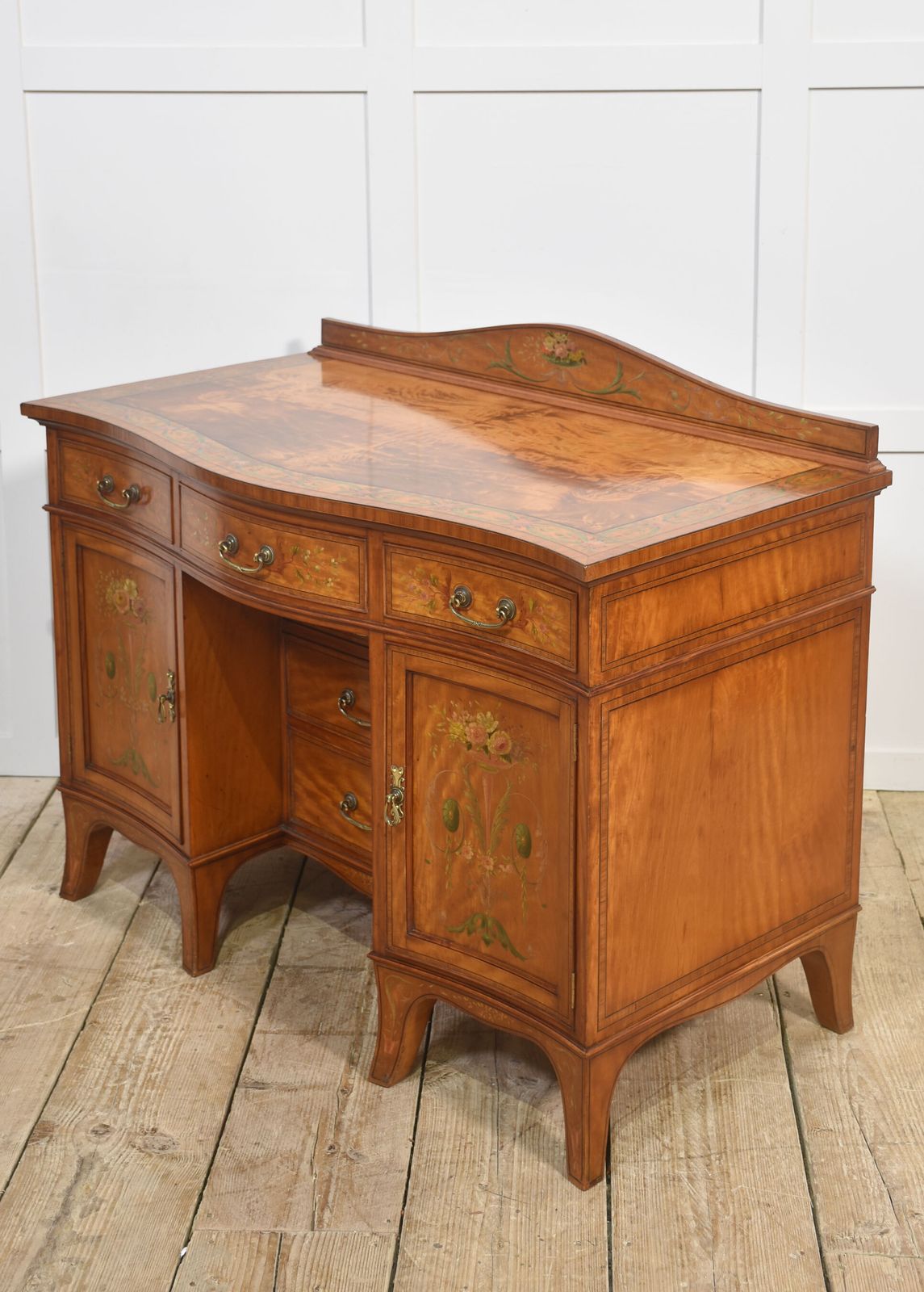 Painted Satinwood Dressing Table photo vinterior