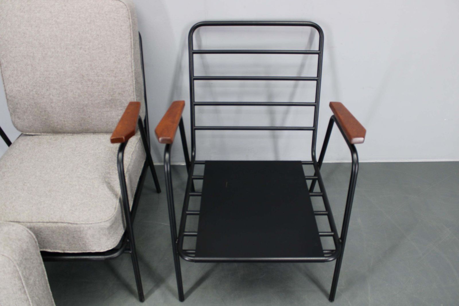 photo vinterior 1950s Pair Of Rare Restored Armchairs By Rawi, Netherland