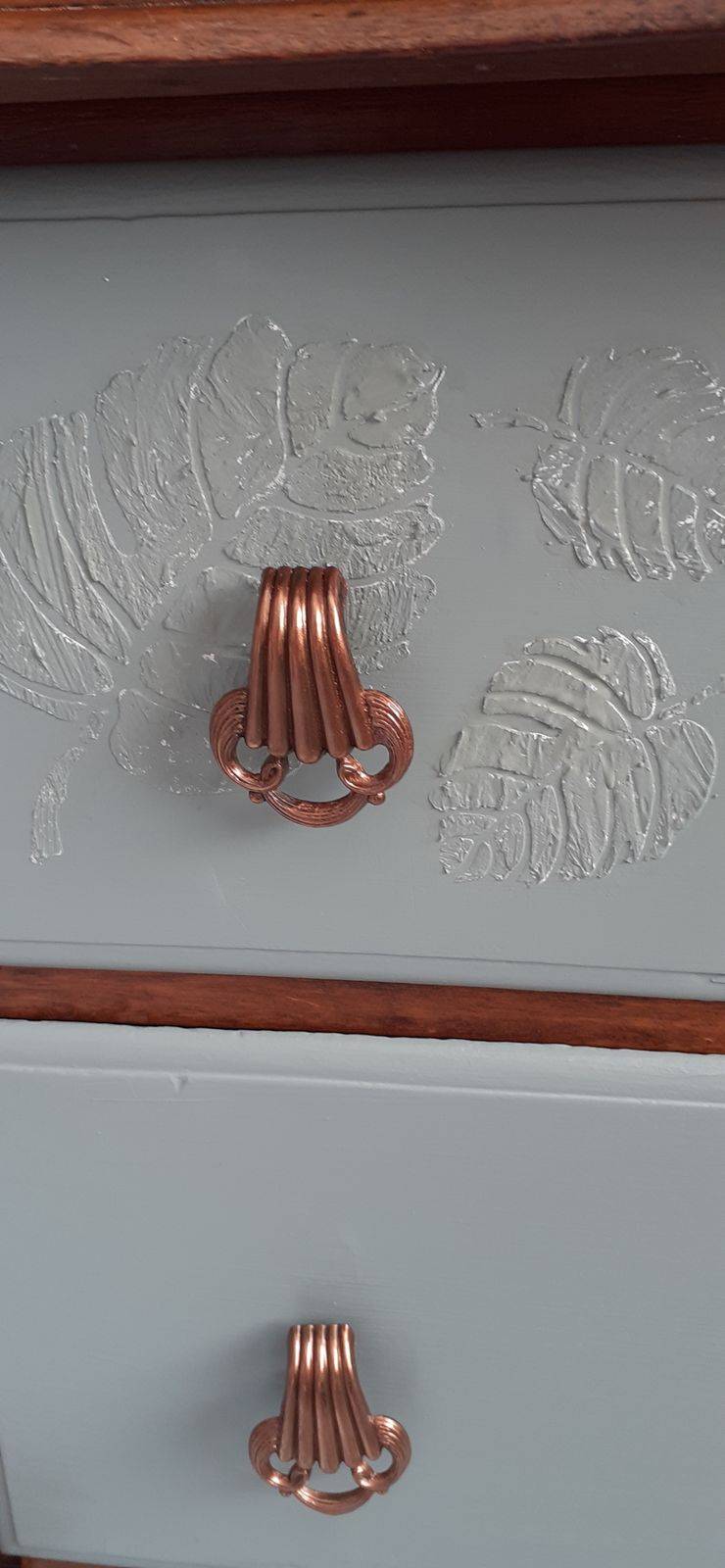 photo for sale Reduced Stunning , Victorian Flame Mahogany. Large Serpentine Chest With Shaped Feet. This Is  A Class Act