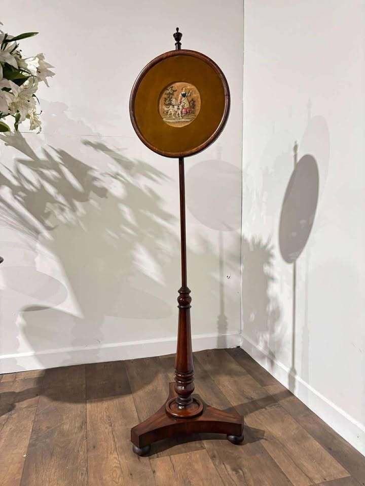 Regency Mahogany Adjustable Pole Screen