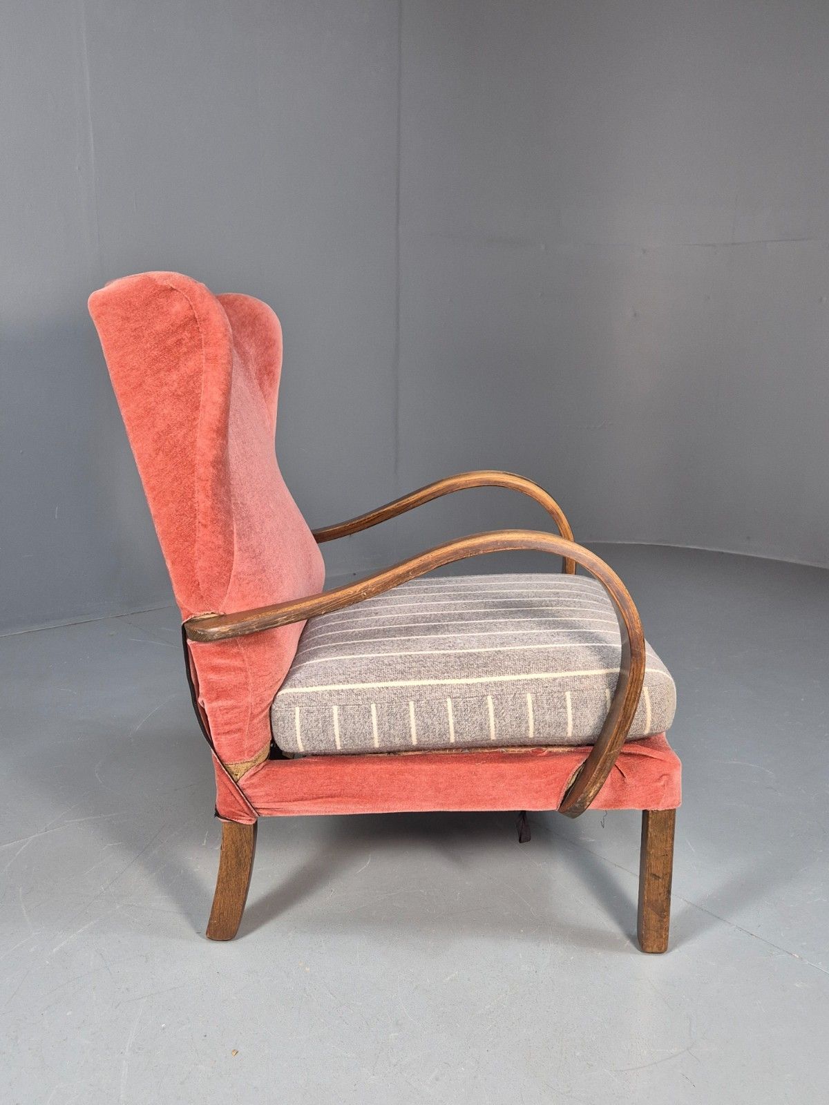 photo furniture Vintage 1950s Lounge Chair Wingback Beech Frame Retro Eb10265 Mben