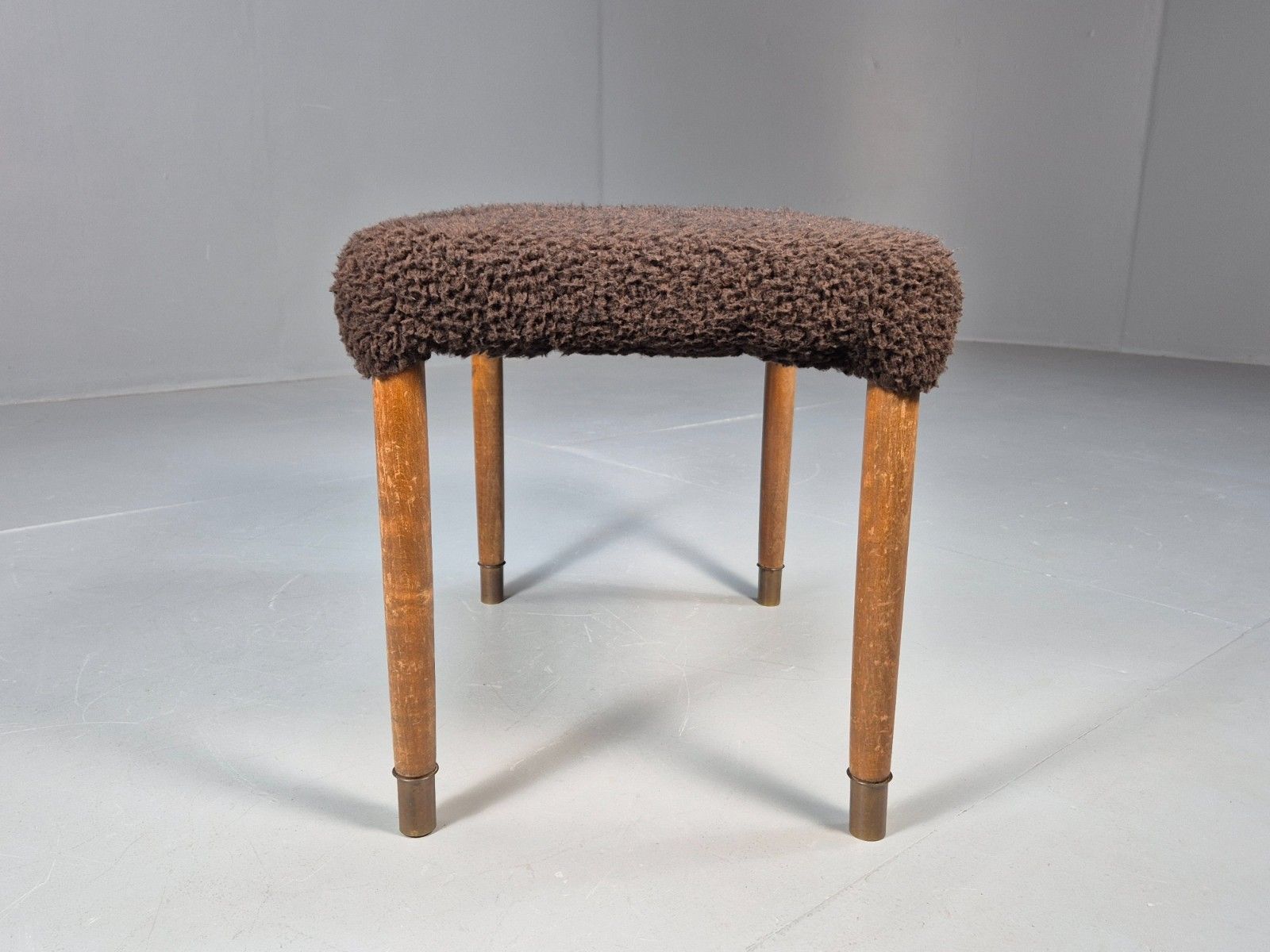 Vintage Danish Footstool, 1950s In Brown Fun Fur Brass Caps Retro Eb10175 Mfoo photo Furniture