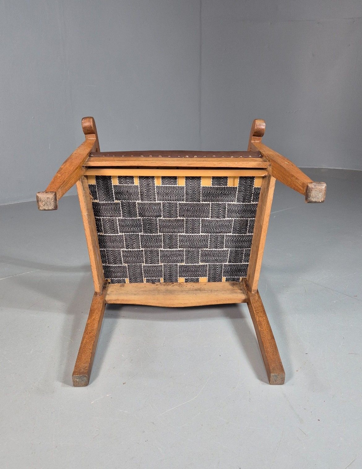 photo buy Antique Arts And Crafts Oak Framed Elbow Chair 1900s Eb7917 Vdin