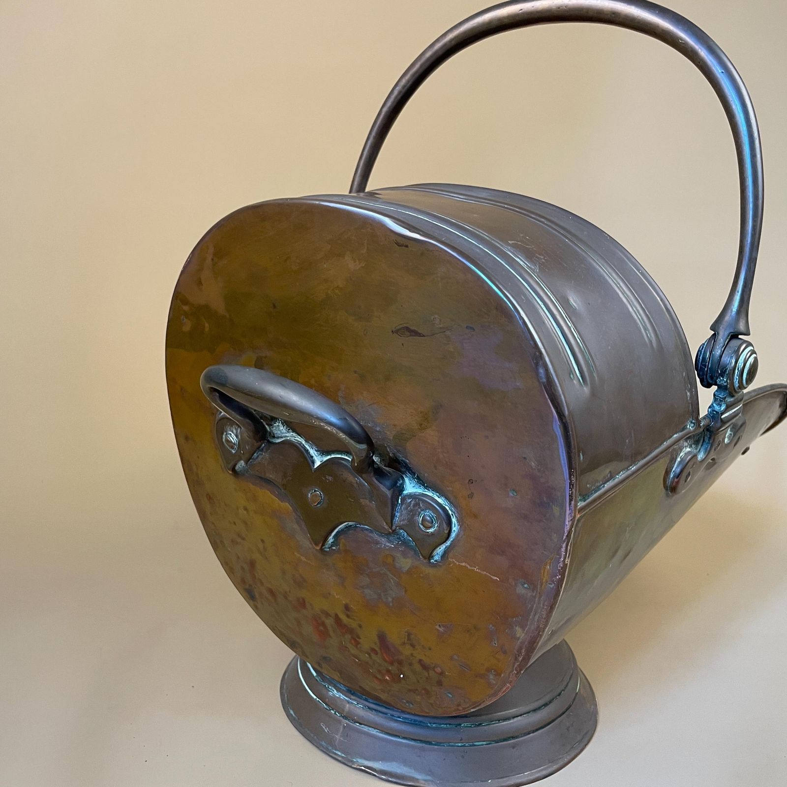 Antique Metal Copper Coal Bucket Fireside Scuttle Handle Vintage Fireplace Decor Farmhouse Country Cottage Aged Patina photo vinterior