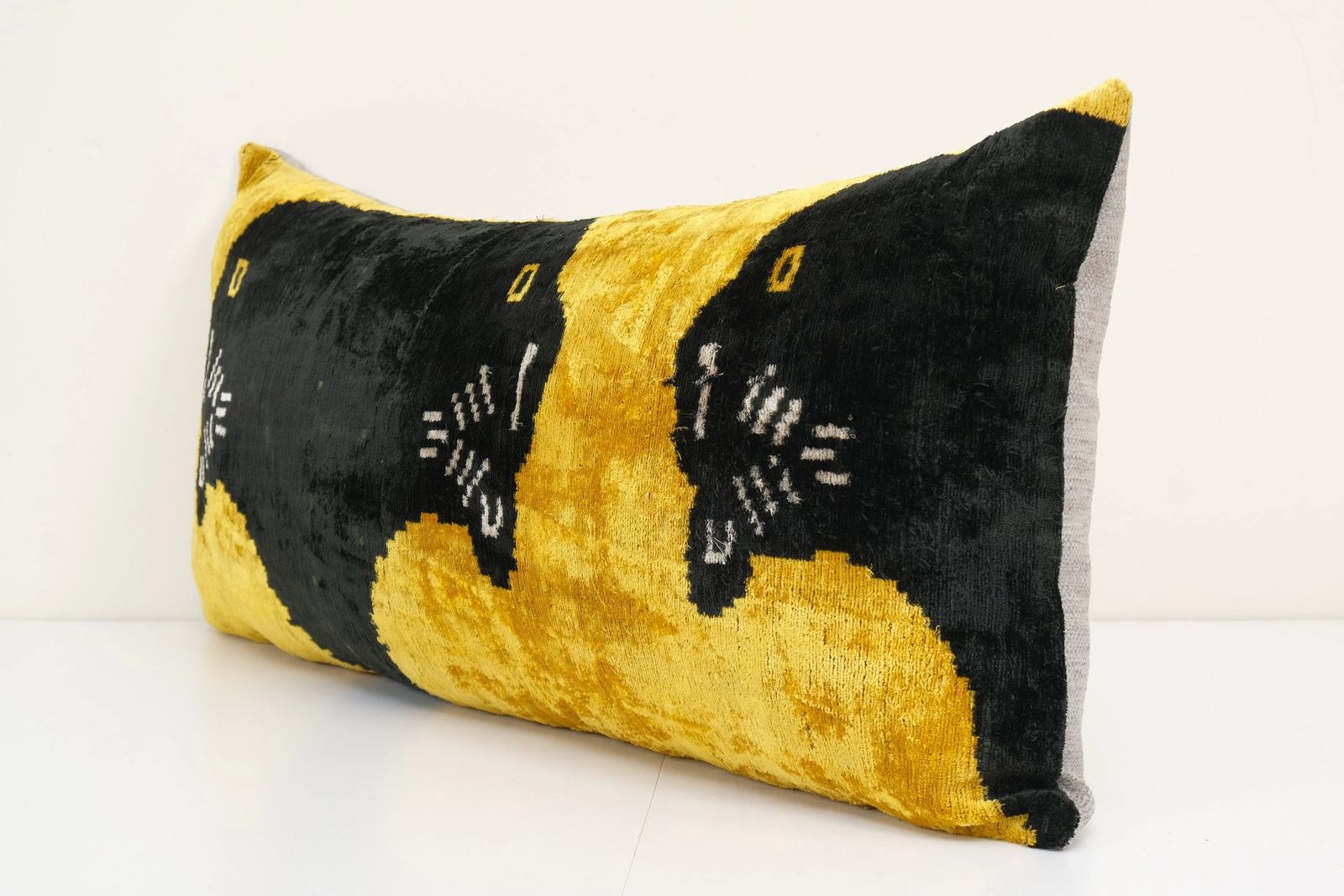 Panther Ikat Velvet Bedding Pillow Cover, Silk Lumbar Cushion Cover, Animal Lumbar Pillows, Boho Pillow photo Textiles