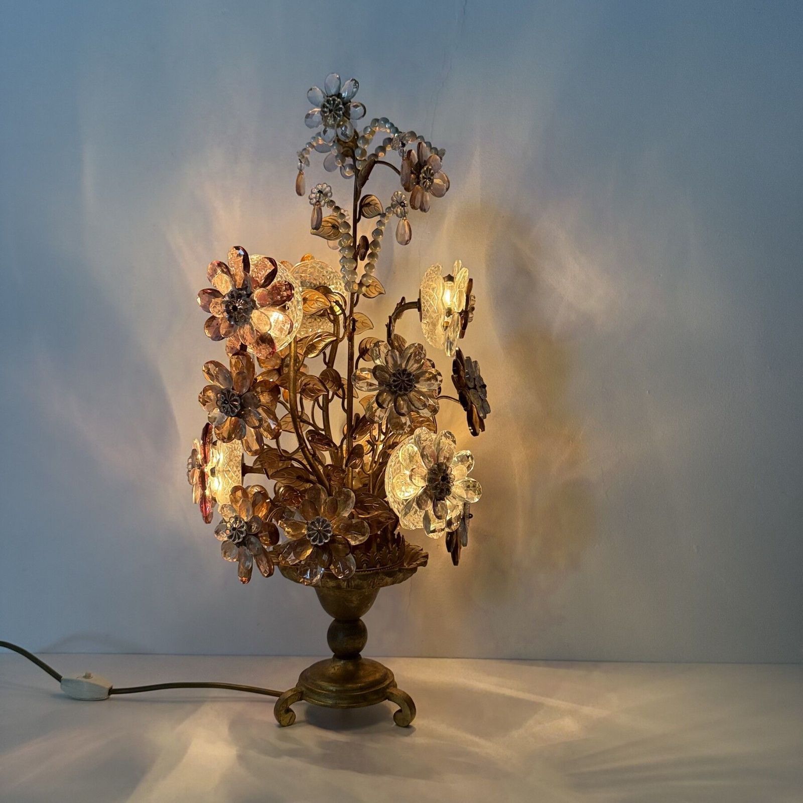 Maison Bagues Tafellamp Met Kristallen Bloemen, Ca. Jaren 1950 photo furniture