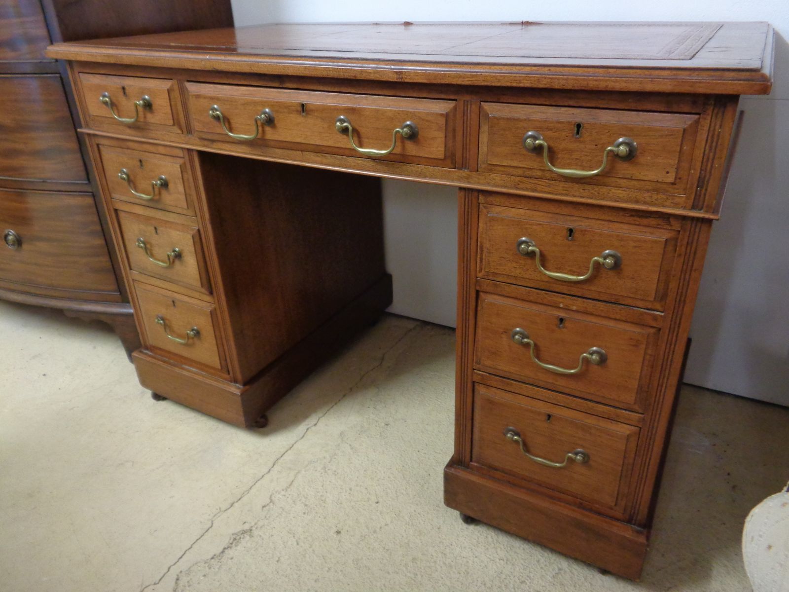 Edwardian Twin Pedestal Desk On Castors photo 375.0