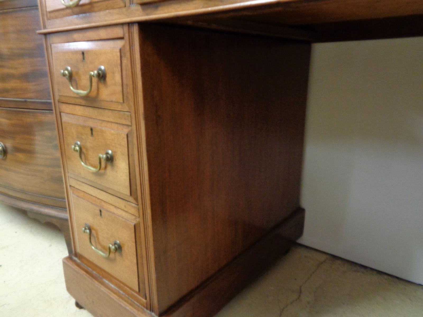Edwardian Twin Pedestal Desk On Castors photo Furniture