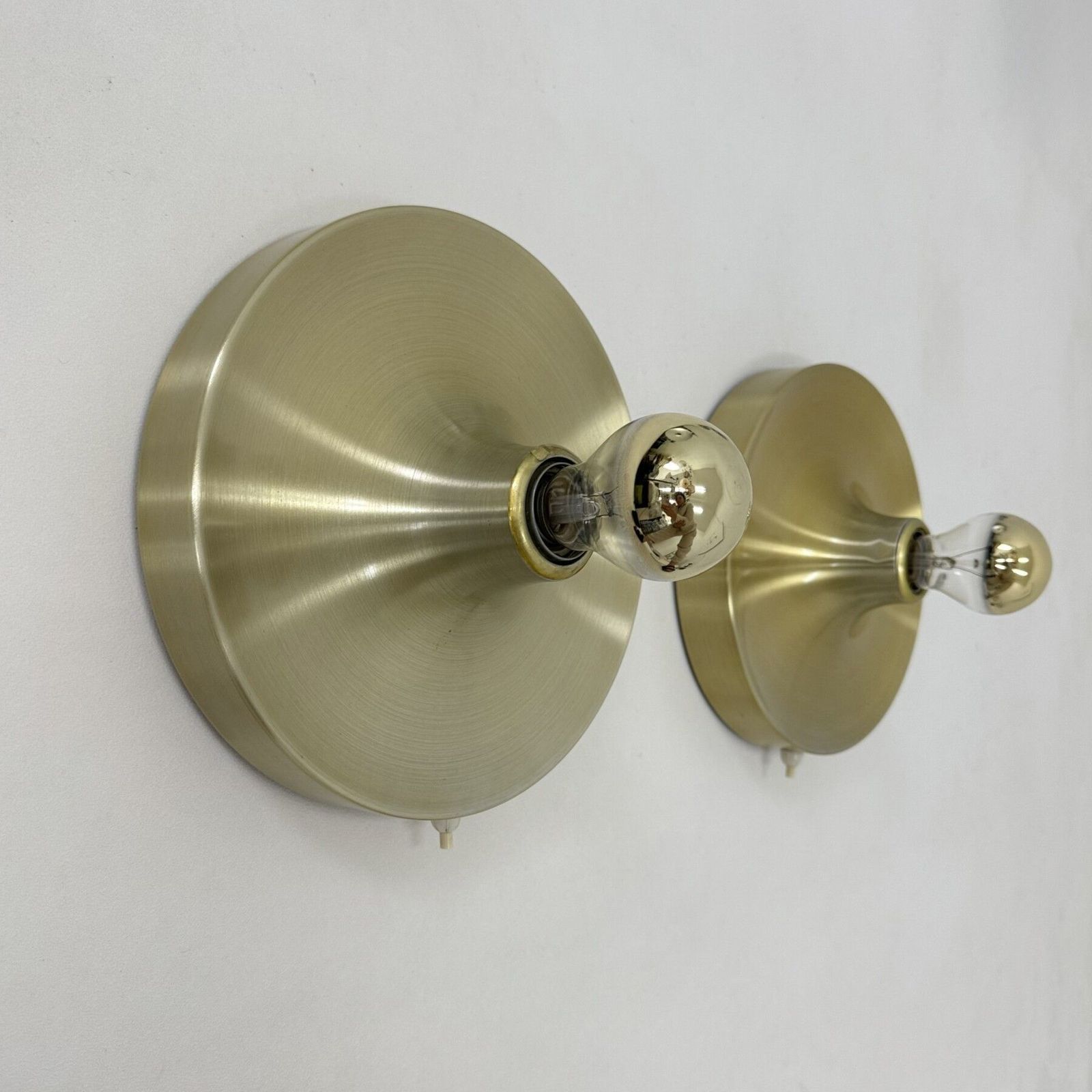 photo for sale Mid Century Design Honsel Space Age Disc Lamp, Jaren 1970, Toegeschreven Aan Charlotte Perriand Voor Les Arcs