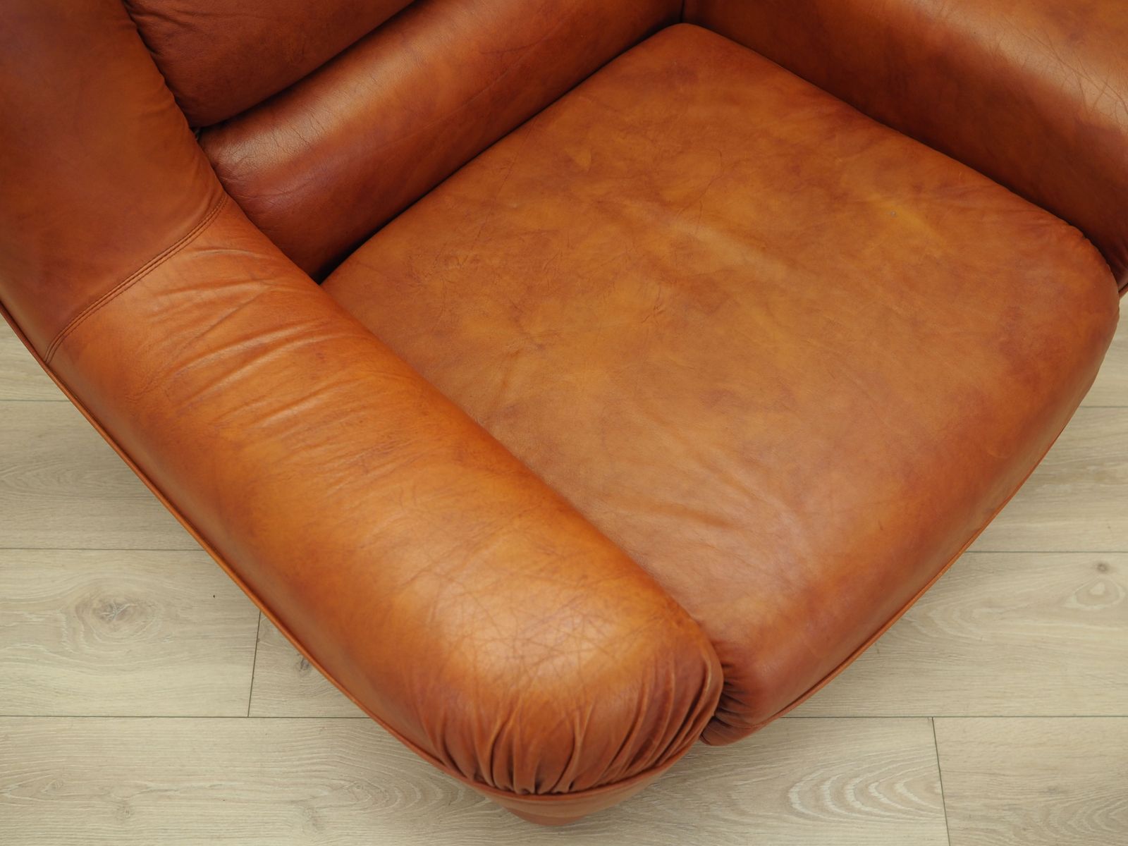 photo buy Orange Armchair, Italian Design, 1970s, Manufacturer: Mimo Padova