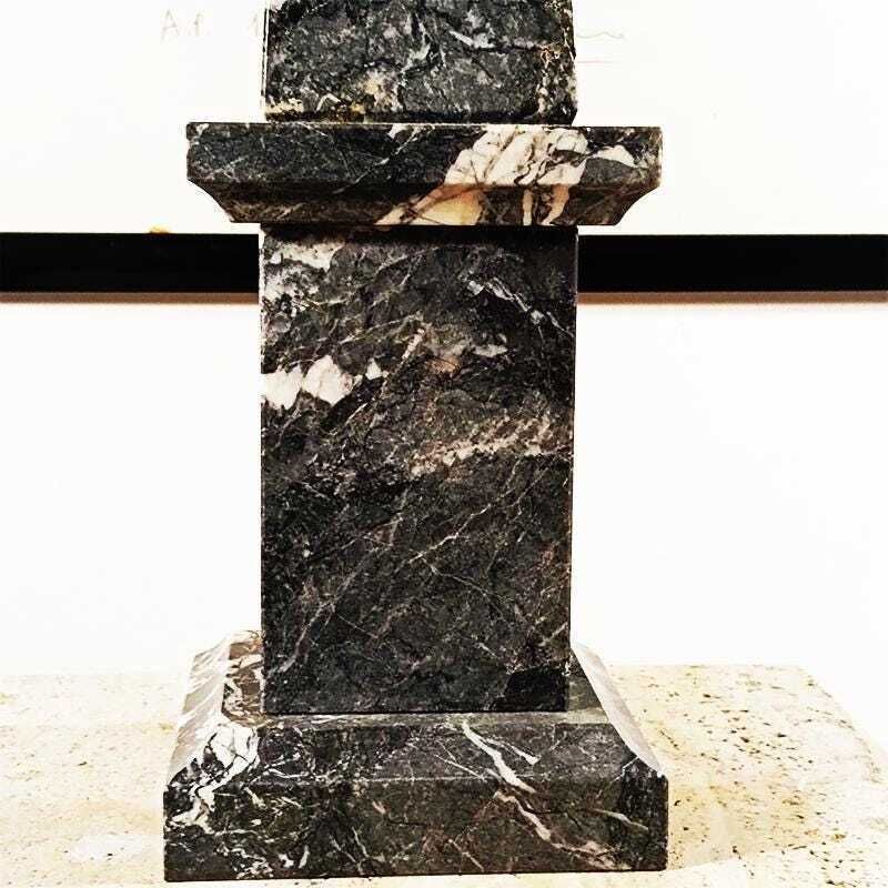 1960s Stunning Very Big Hand Carved Obelisk In Black Marble Of Aquitaine. Made In Italy. 57cm. H / 22.44 H Inches photo Art