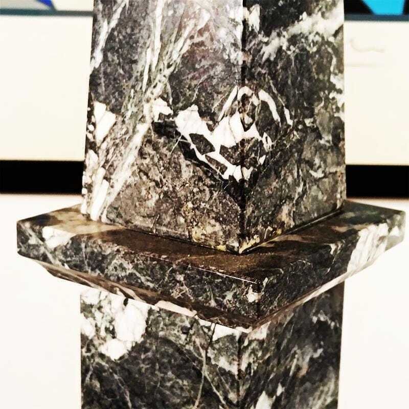 1960s Stunning Very Big Hand Carved Obelisk In Black Marble Of Aquitaine. Made In Italy. 57cm. H / 22.44 H Inches photo vinterior