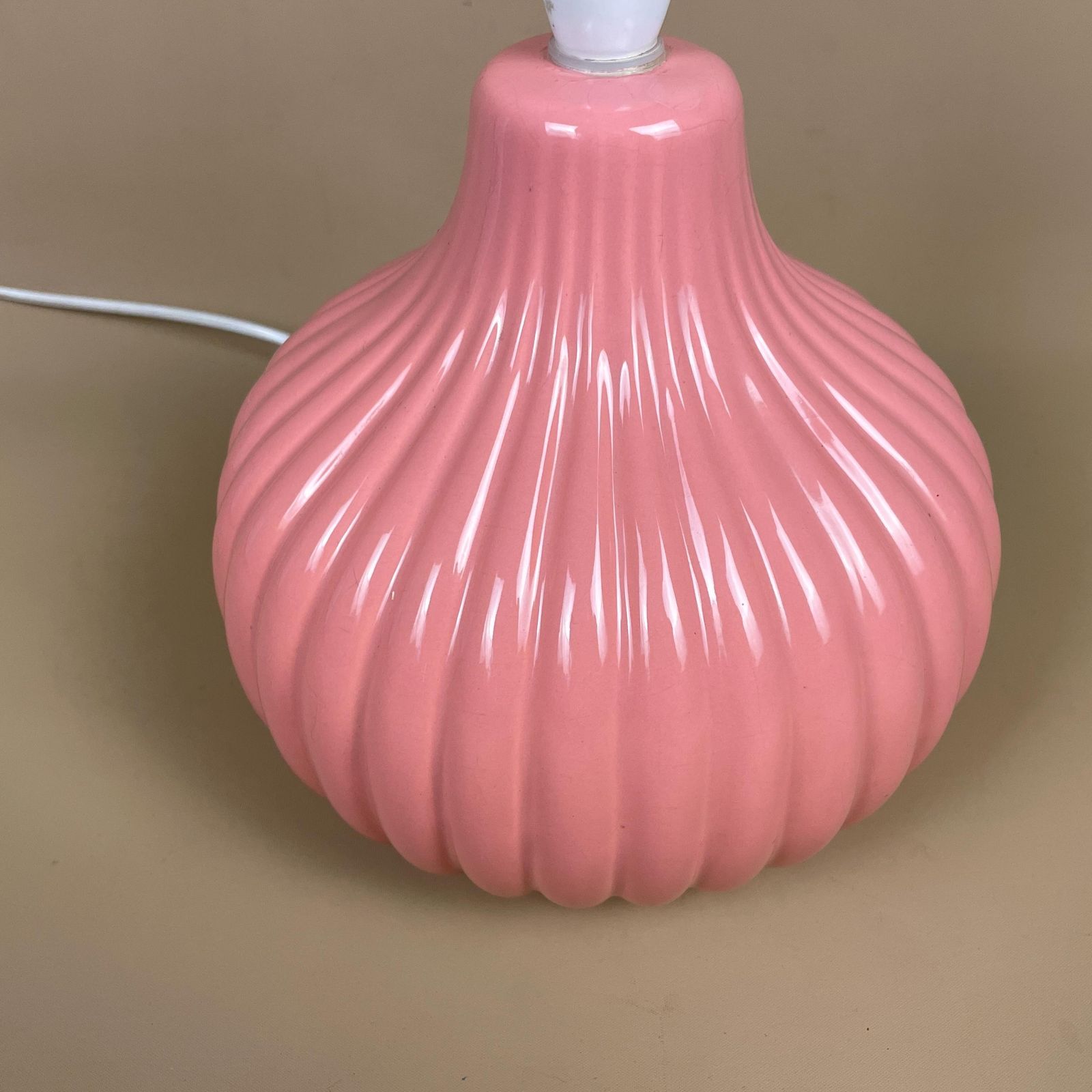 Vintage Ceramic Lamp Light Bedside Table Round Pink Retro Side Antique Desk Porcelain Vase Base Cottage Ribbed Stripes Striped Pattern photo Lighting