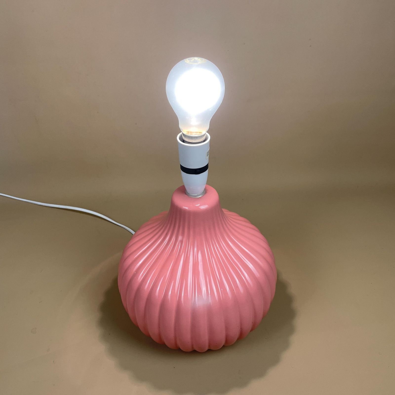 Vintage Ceramic Lamp Light Bedside Table Round Pink Retro Side Antique Desk Porcelain Vase Base Cottage Ribbed Stripes Striped Pattern photo vintage