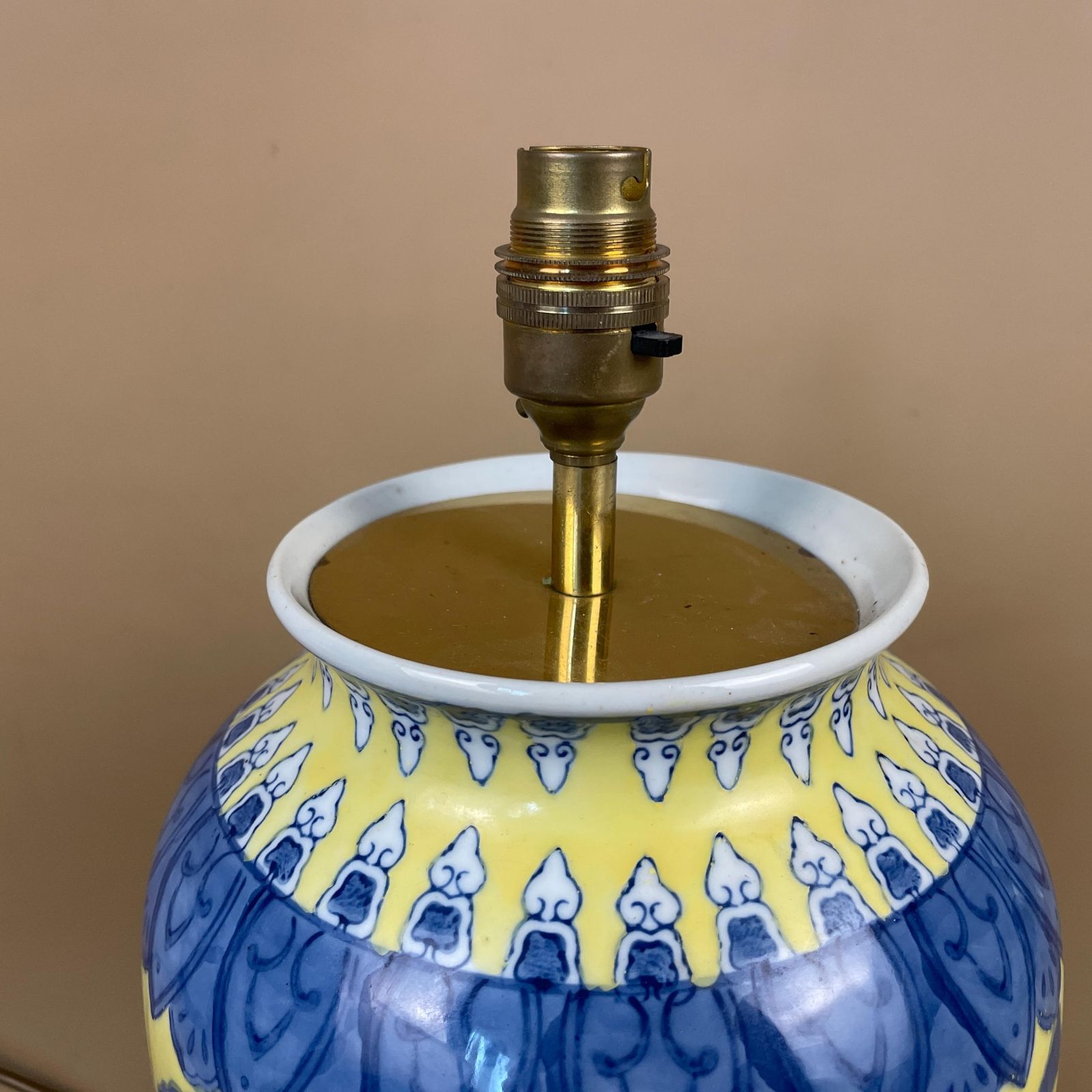 Antique Oriental Ceramic Lamp Light Bedside Table Chinese Decor Porcelain Ginger Jar Vase Hand Painted Floral Pattern Wood Blue Yellow photo for sale