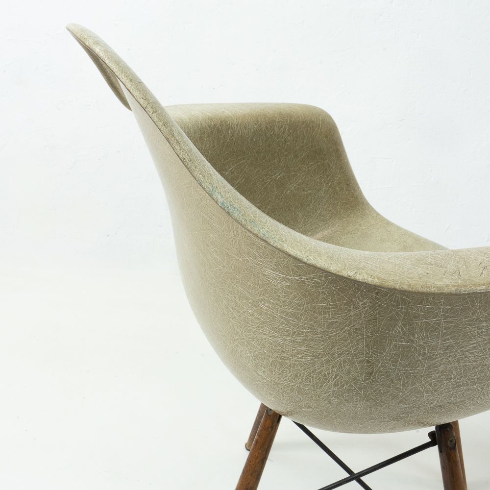 Paw Swivel Base Armchair By Charles & Ray Eames For Zenith Plastics, 1940s photo 6100.0