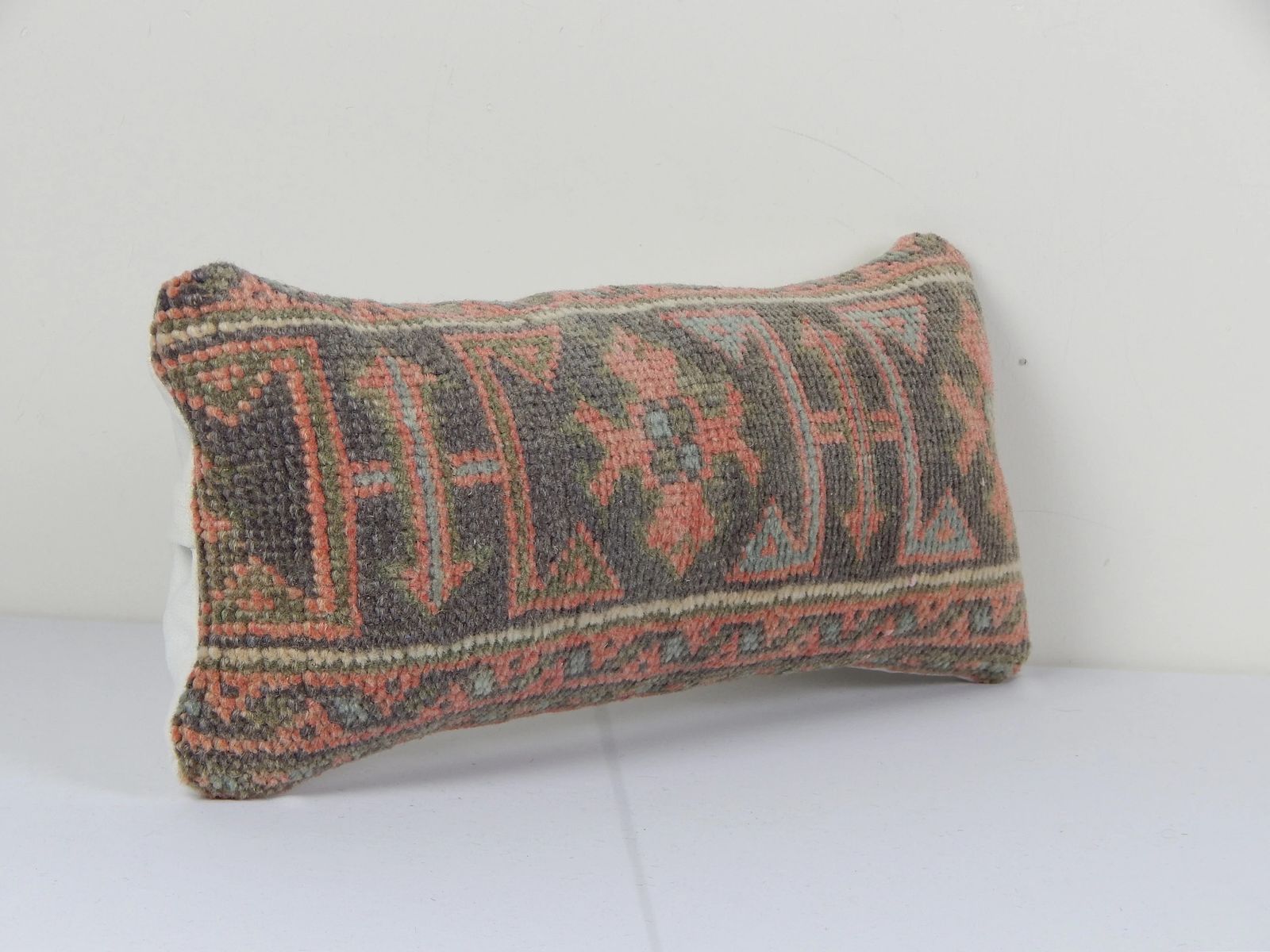Muted Faded Carpet Rug Pillow, Faded Ethnic Turkish Yastik Pillow, Oushak Throw Carpet Pillow Cover photo Textiles