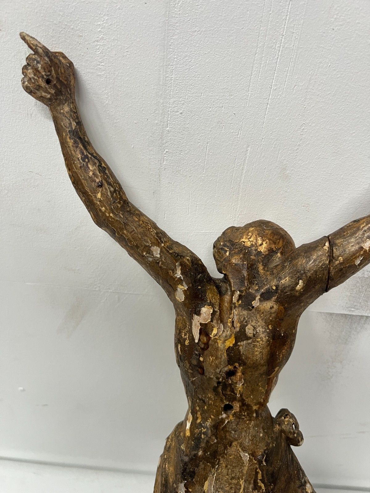 photo vinterior Christ Carved And Gilded Wood 19th Century