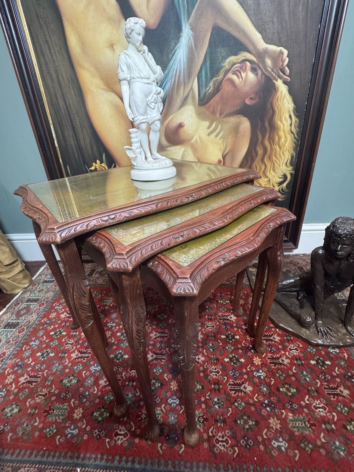 photo furniture Regency Queen Anne Style Nest Of Three Tables In Rich Mahogany
