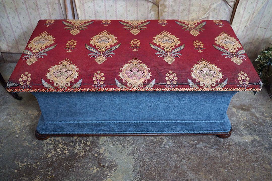 Furniture An Early Victorian Mahogany Framed Country House Ottoman C.1840 photo