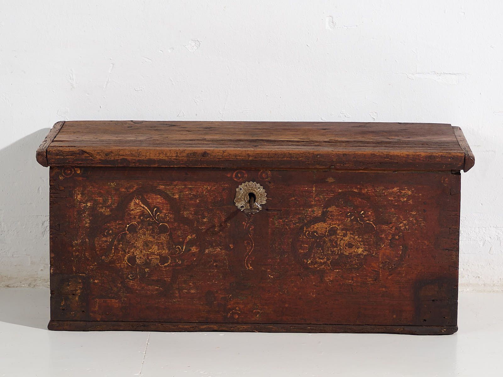 Antique Chest Painted With Floral Motifs And Iron Lock (C.1820) #47 photo vinterior