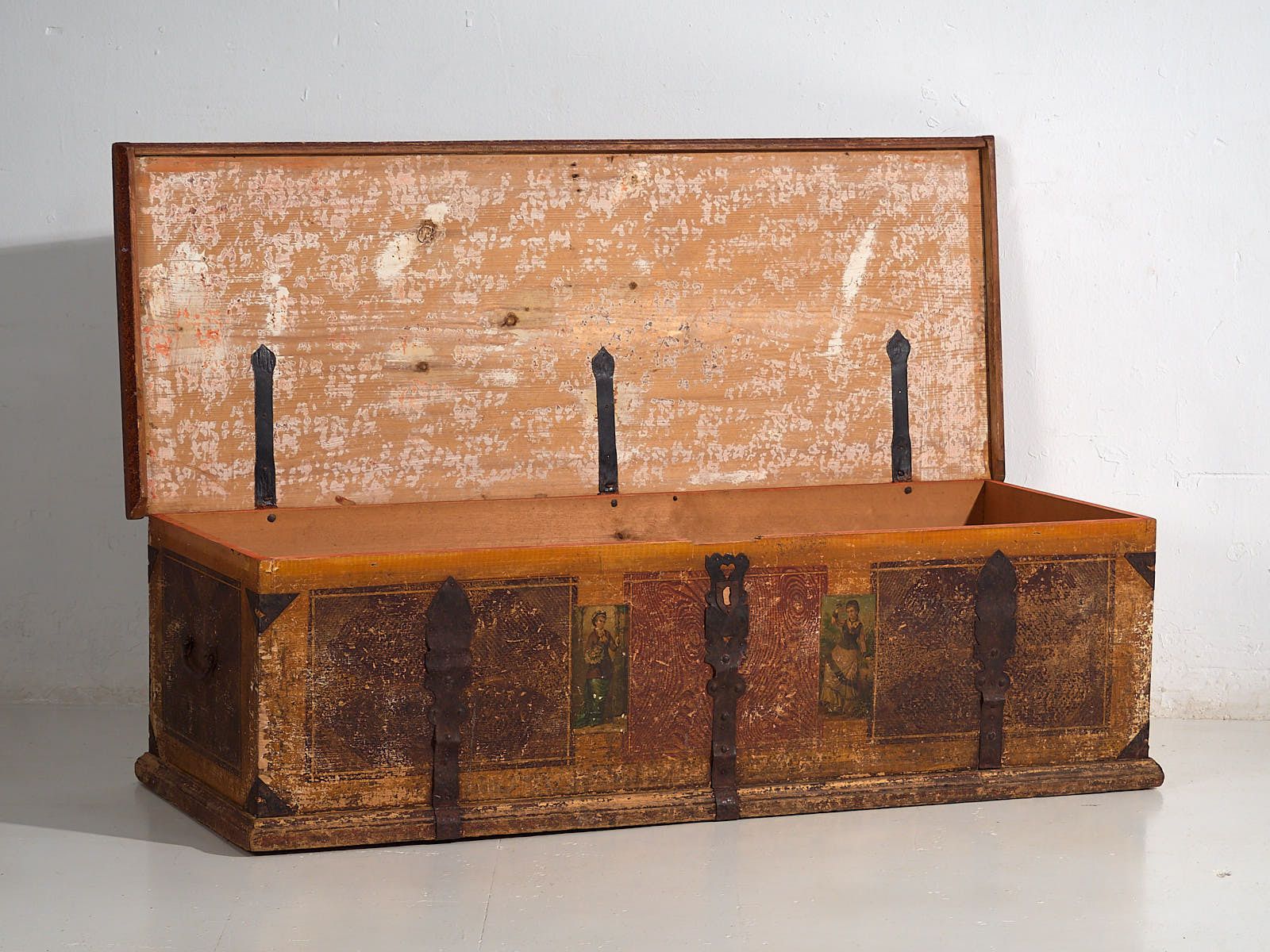 Antique Folk Art Bridal Trunk (C.1820) #103 photo for sale