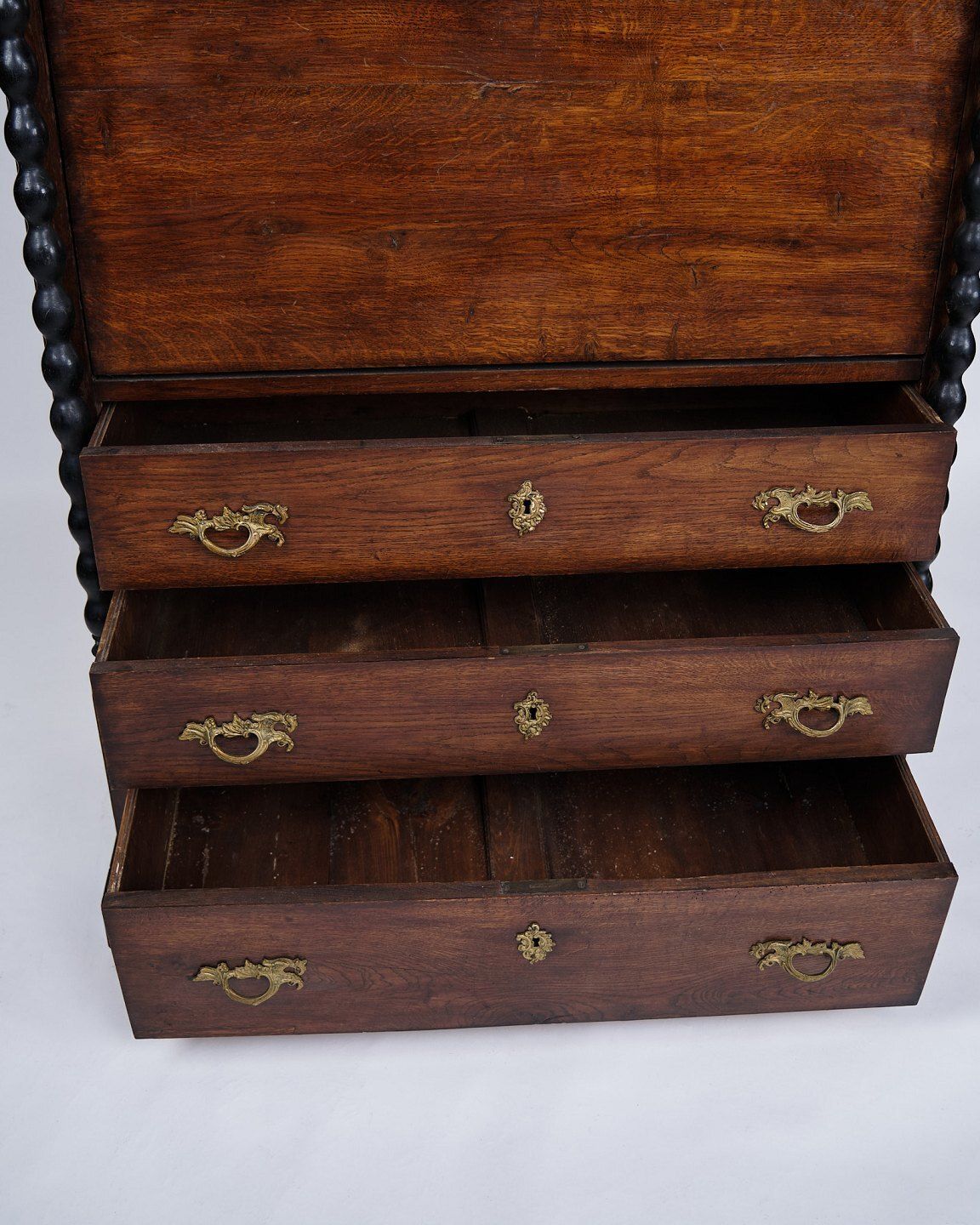 photo furniture Secretary – Polished Oak – Green Felt Cloth & Brass Handles – 4 Drawers – 1820s