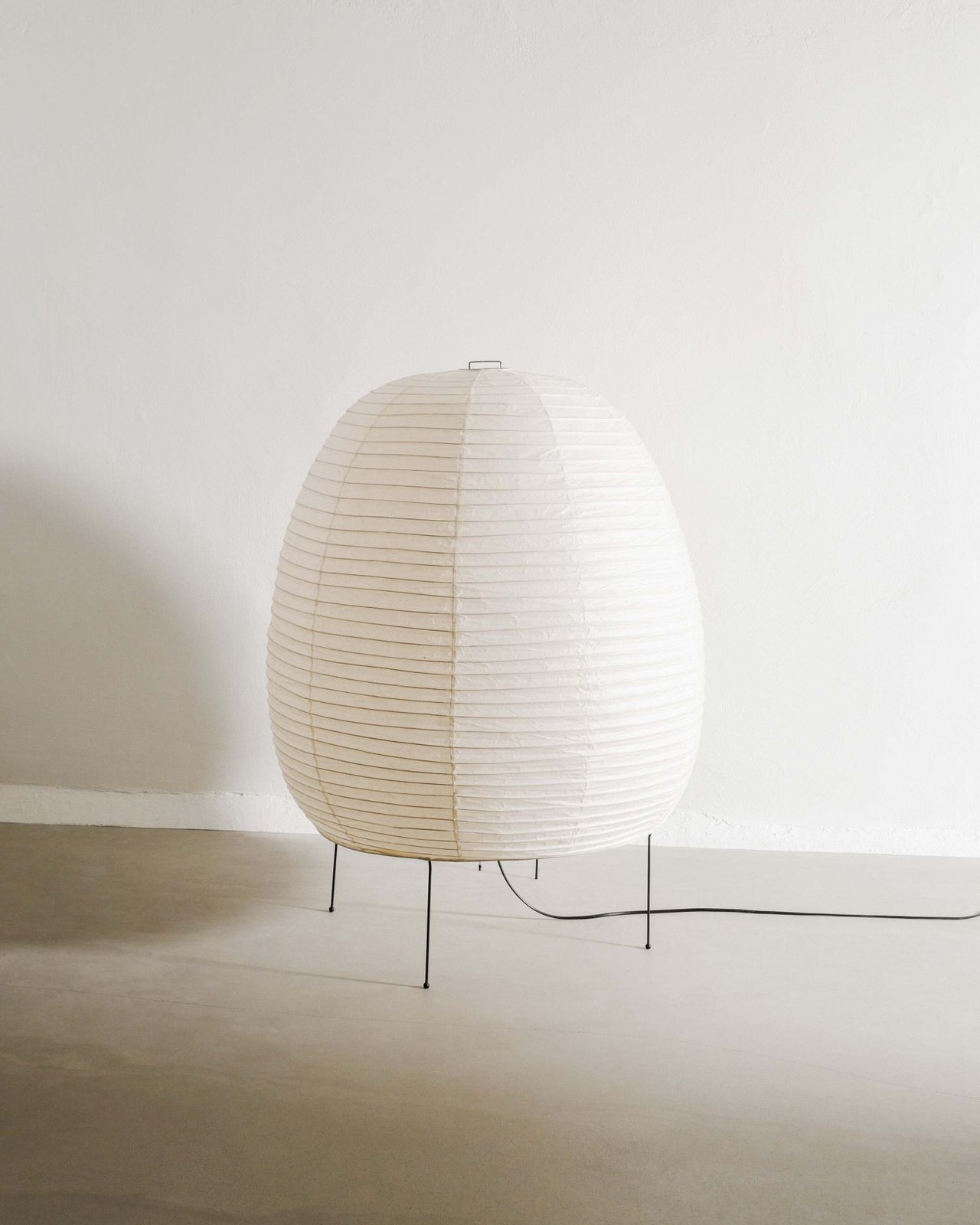 Mid Century Foor Lamp Model "N21" In Washi Paper And Metal By Isamu Noguchi For Ozeki & Co In Japan, 1960s