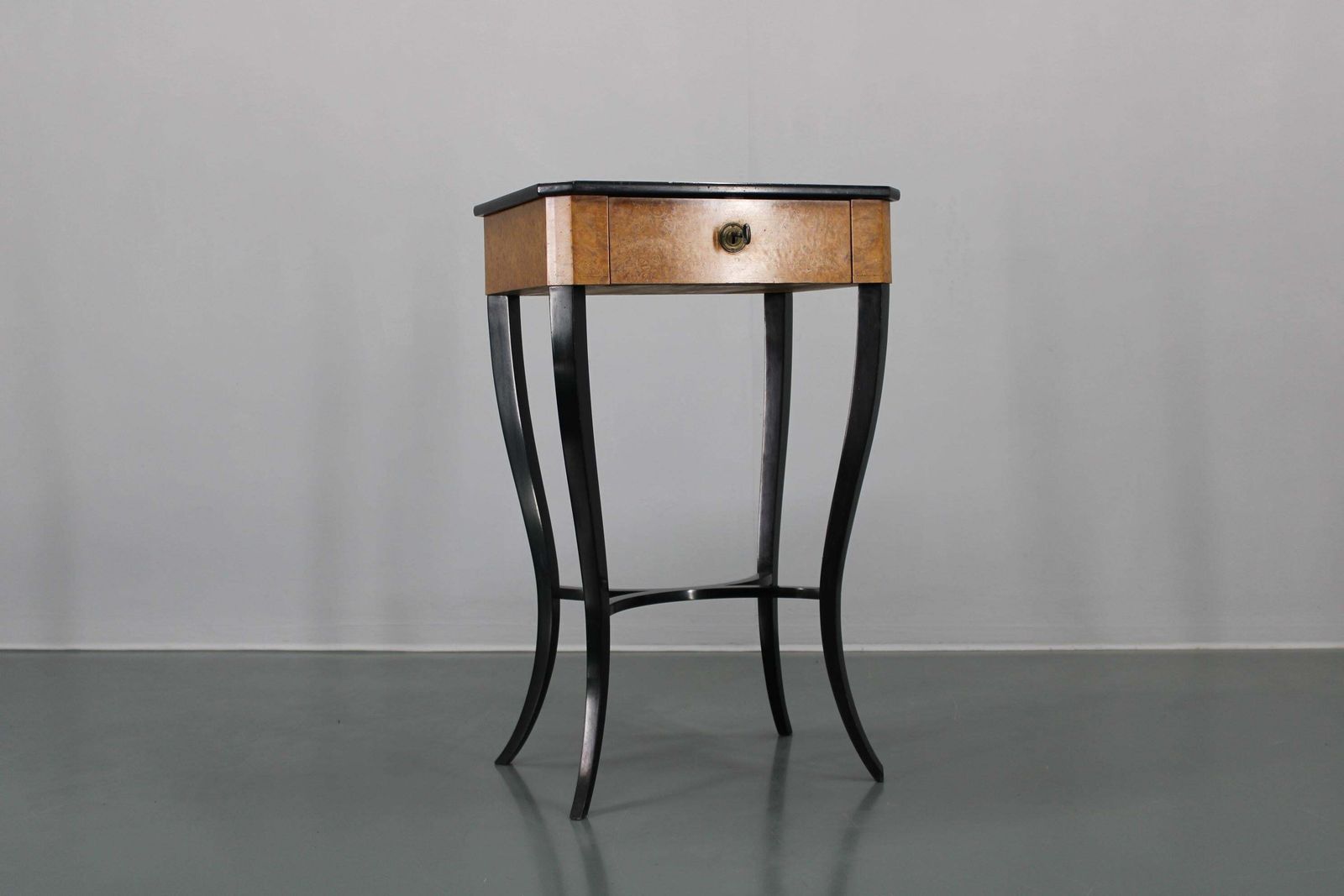 19e Eeuwse Biedermeier Naaitable, Oostenrijk photo furniture