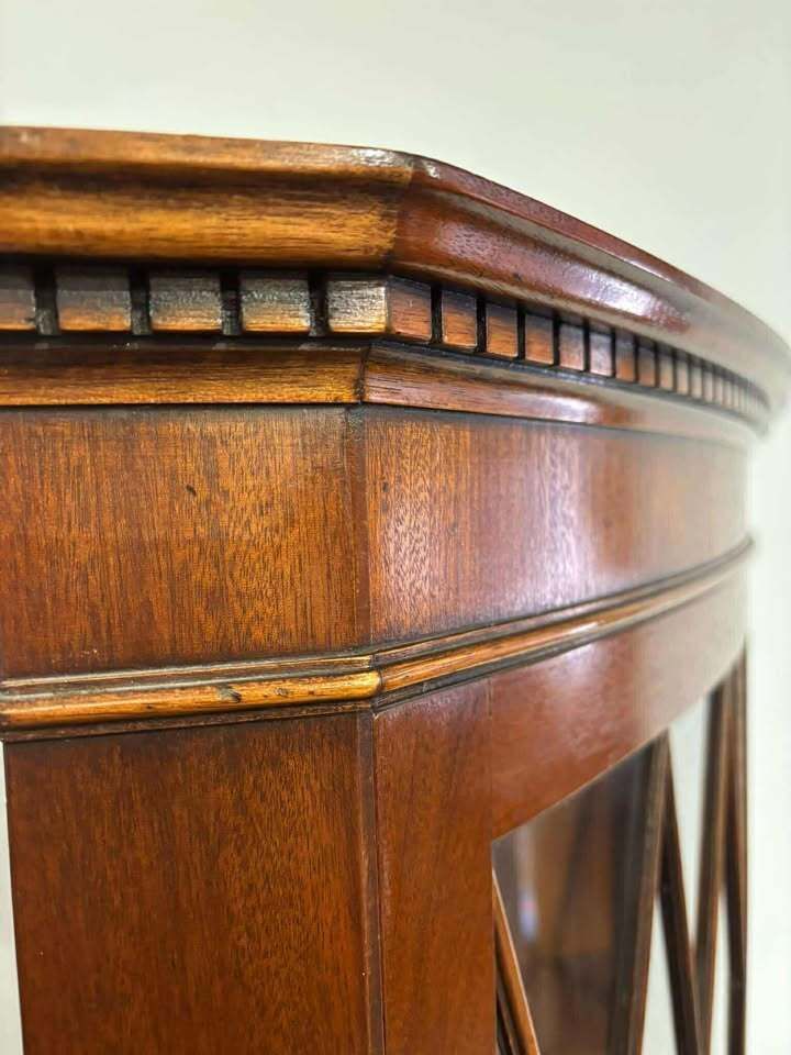 photo furniture Reproduction Mahogany Corner Cabinet