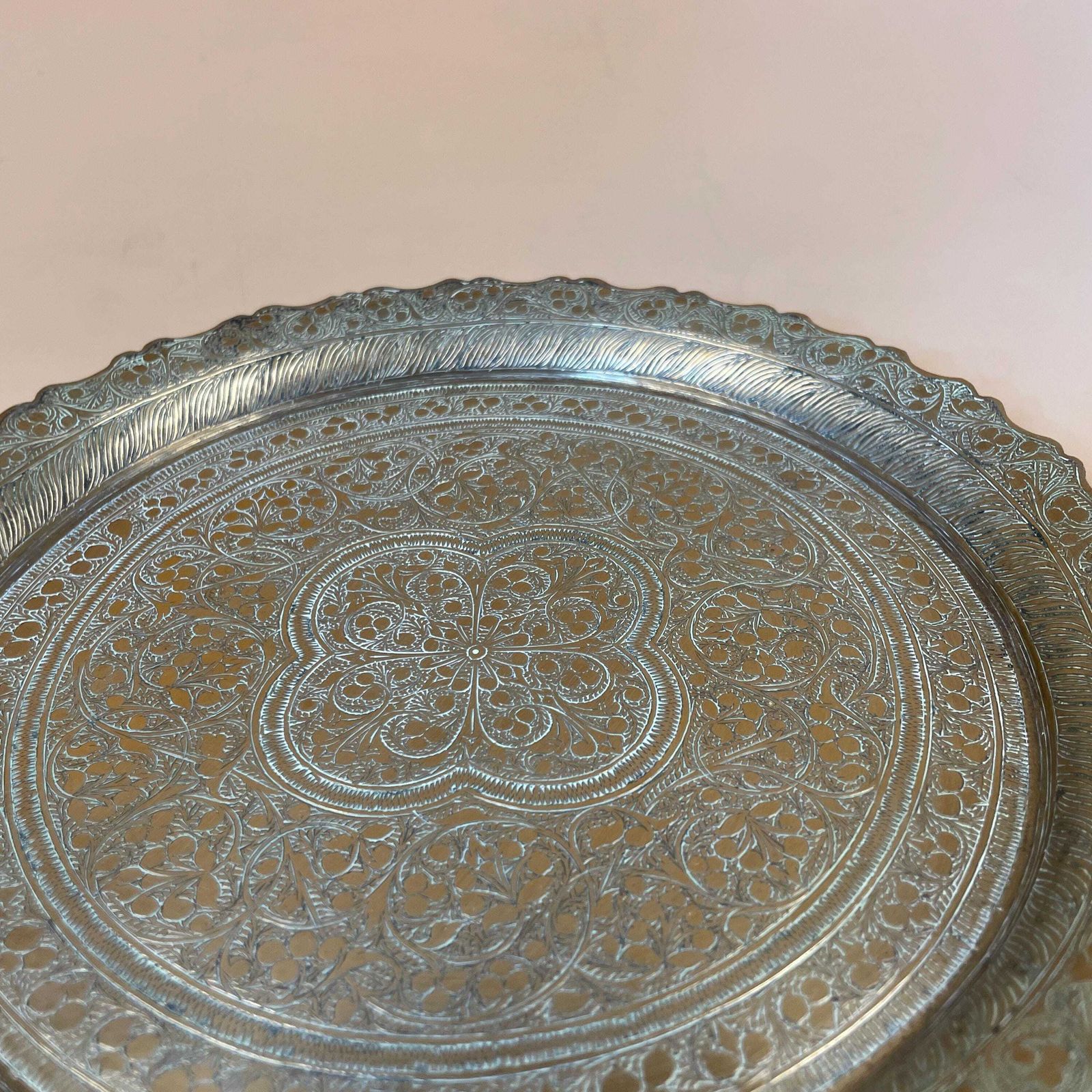 Antique Metal Gold Indian Patterned Brass Tray 23cm Plate Asian Handmade Etched Intricate Decorative Patterned Wall Art Round Vintage photo vinterior
