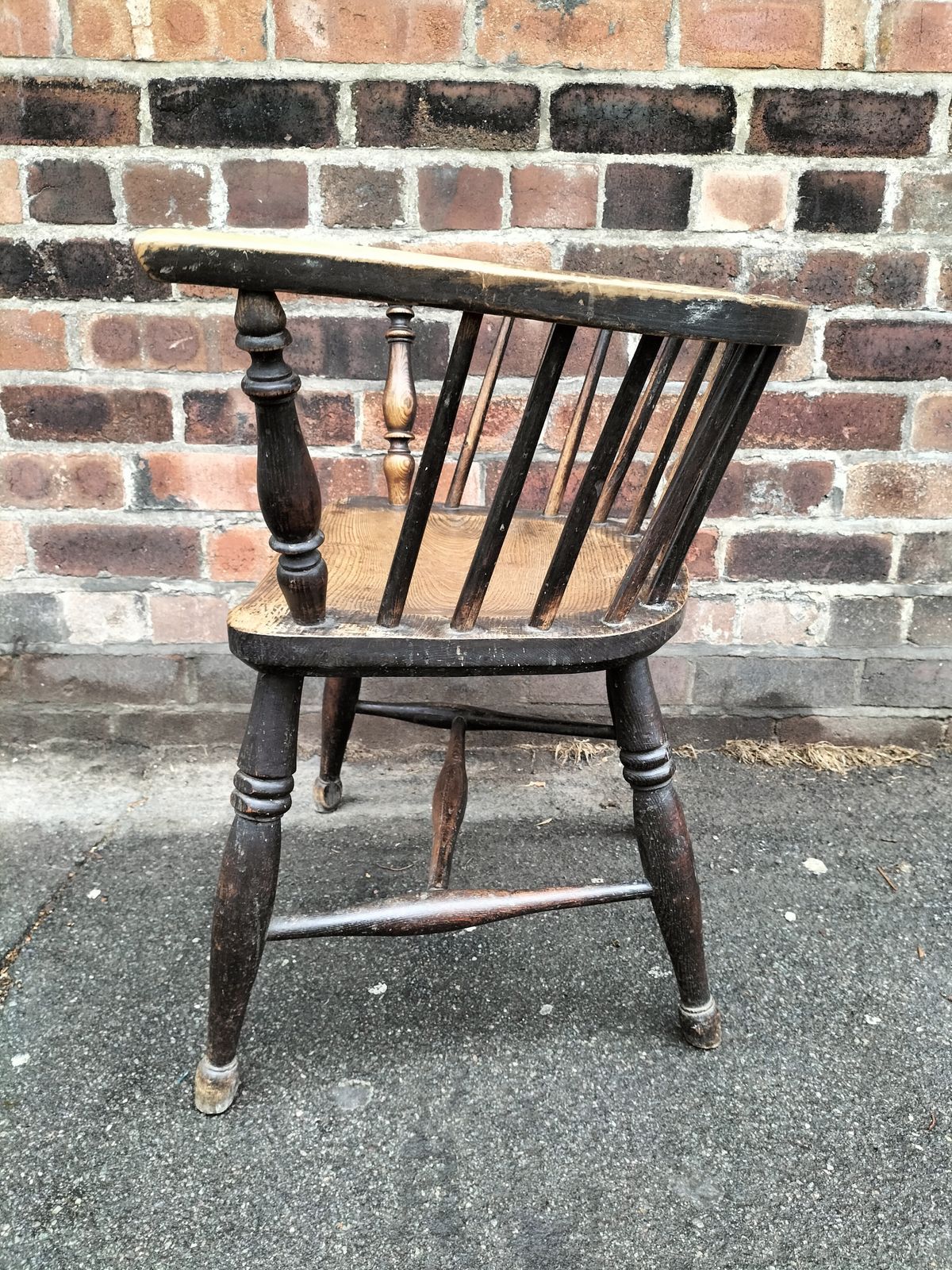 19th Century Windsor Chair With Great Patina photo Furniture