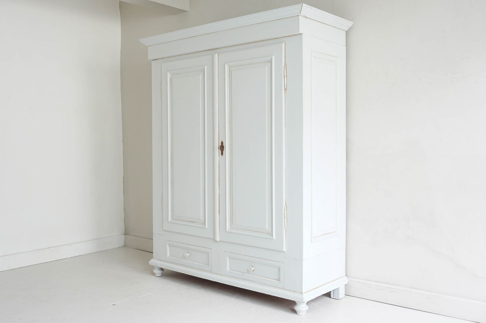Antique Continental Wardrobe (Knockdown) photo Furniture