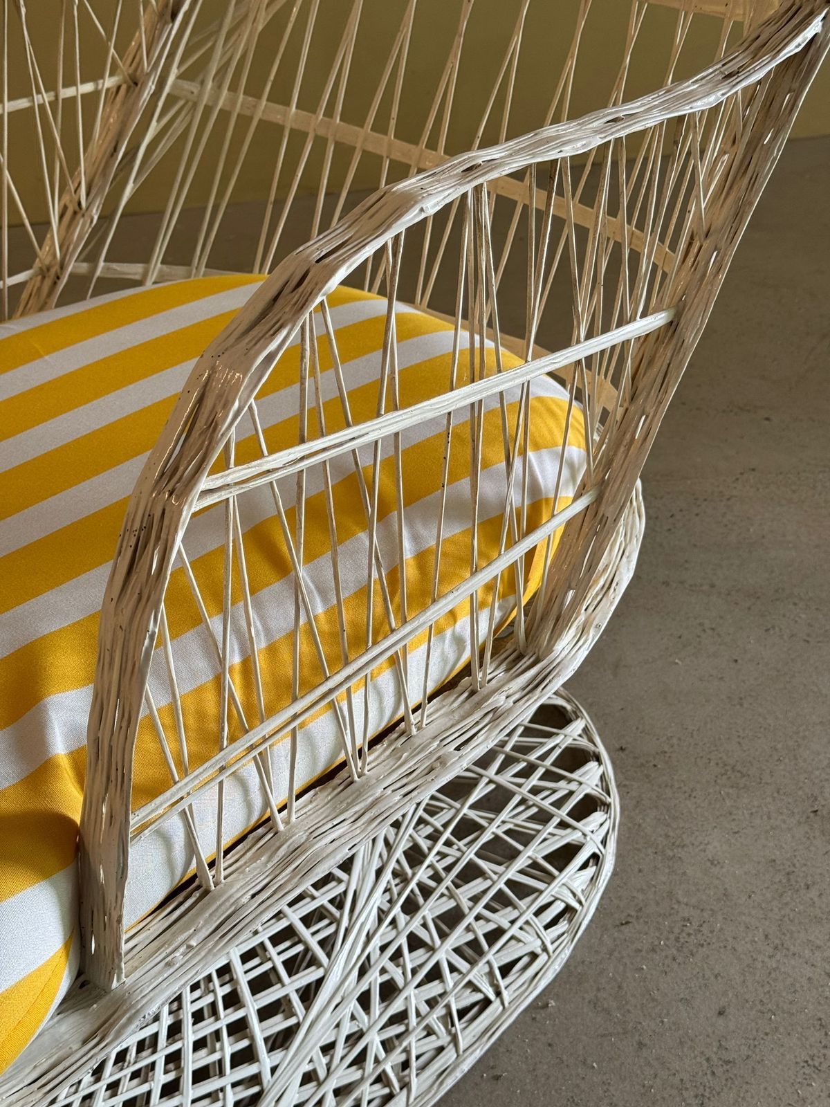 Mid Century Spun Fiberglass Lounge Armchair By Russell Woodard, 1960s photo vinterior