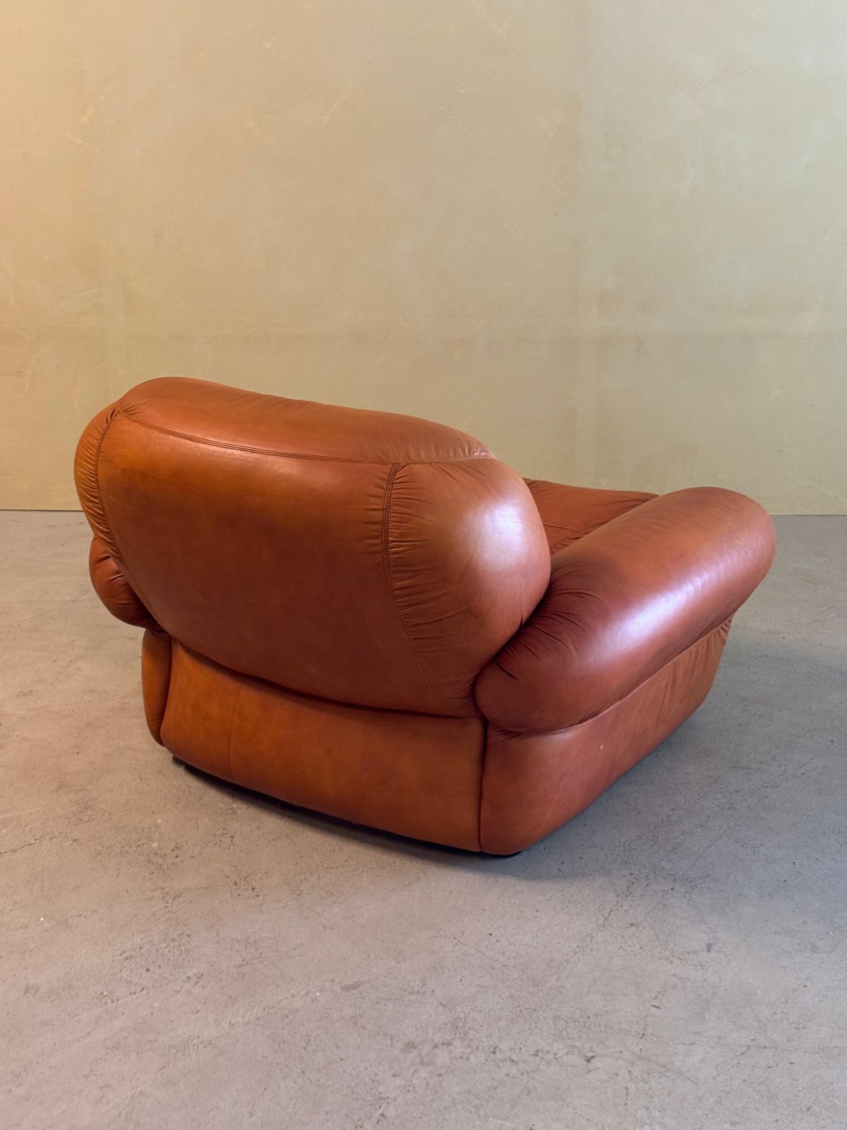 Orignal Italian Vintage Leather Armchair, 1970s photo vinterior