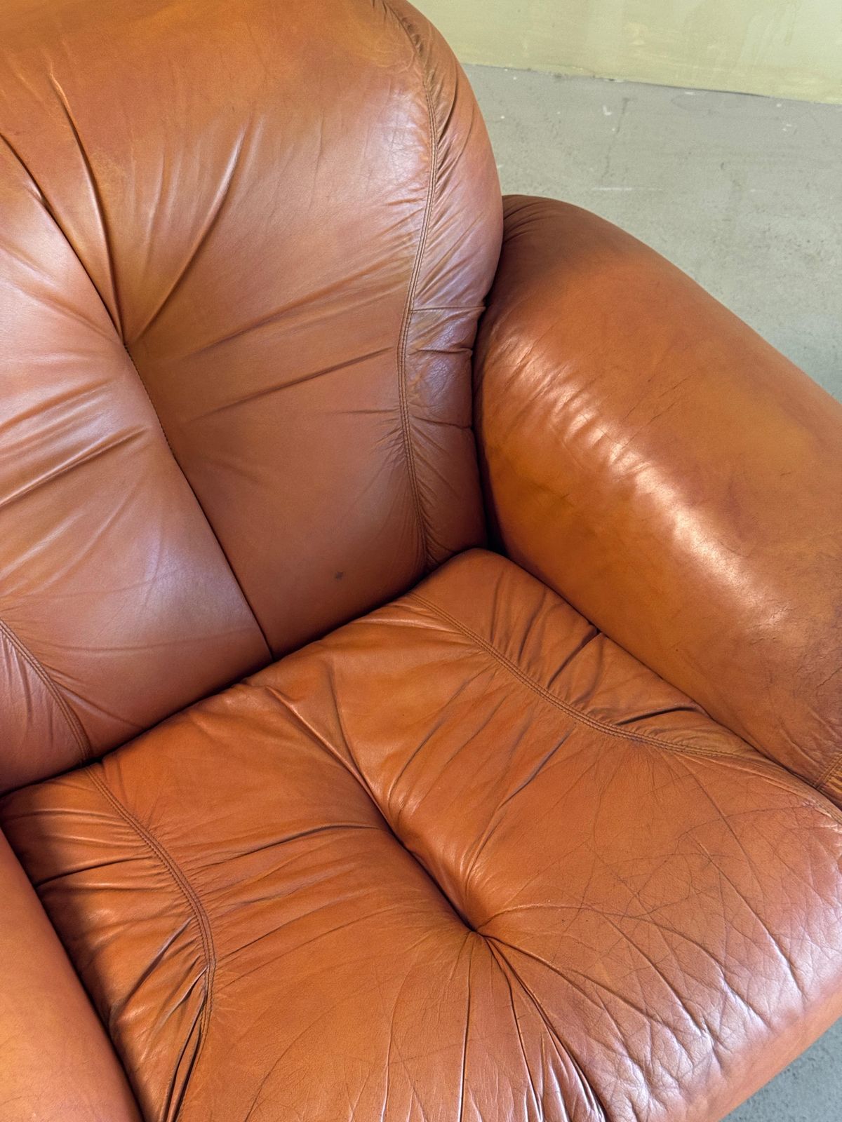 photo for sale Vintage Italiaanse Leren Fauteuil, Jaren 1970
