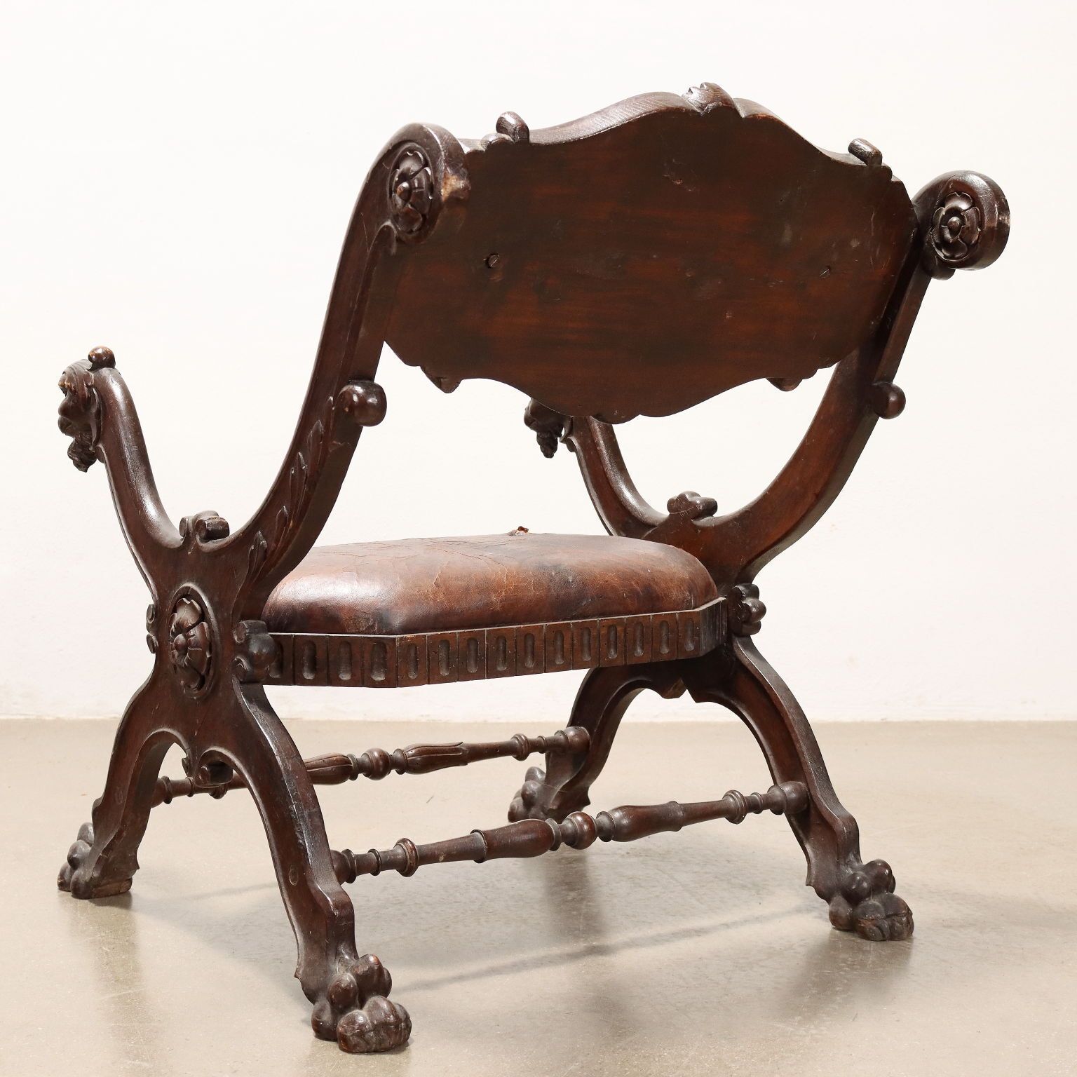 photo furniture Neo Renaissance Style Seat Wood Leather XX Century