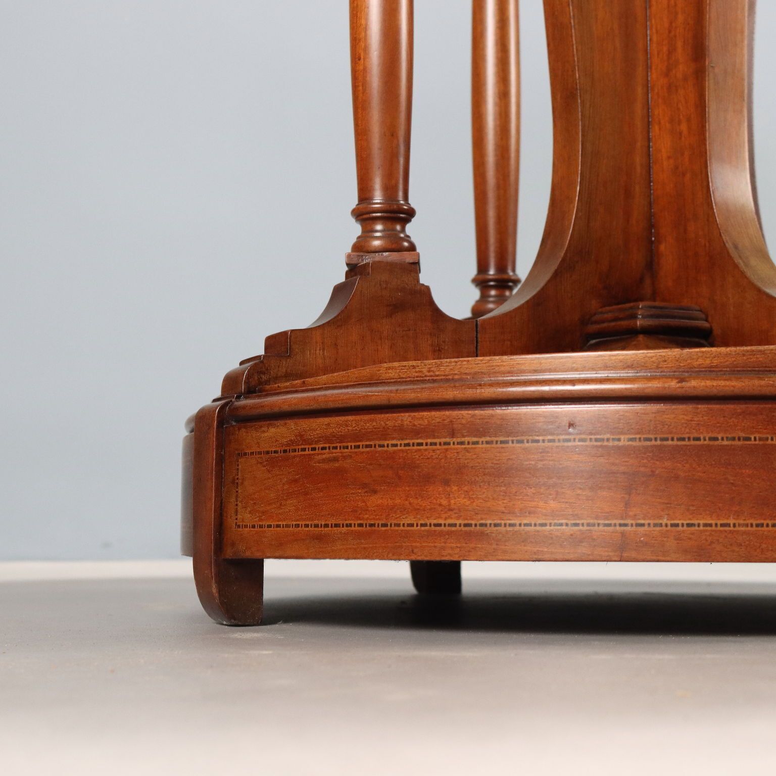 photo furniture Side Table Art Deco Mahogany Crystal Italy XX Century
