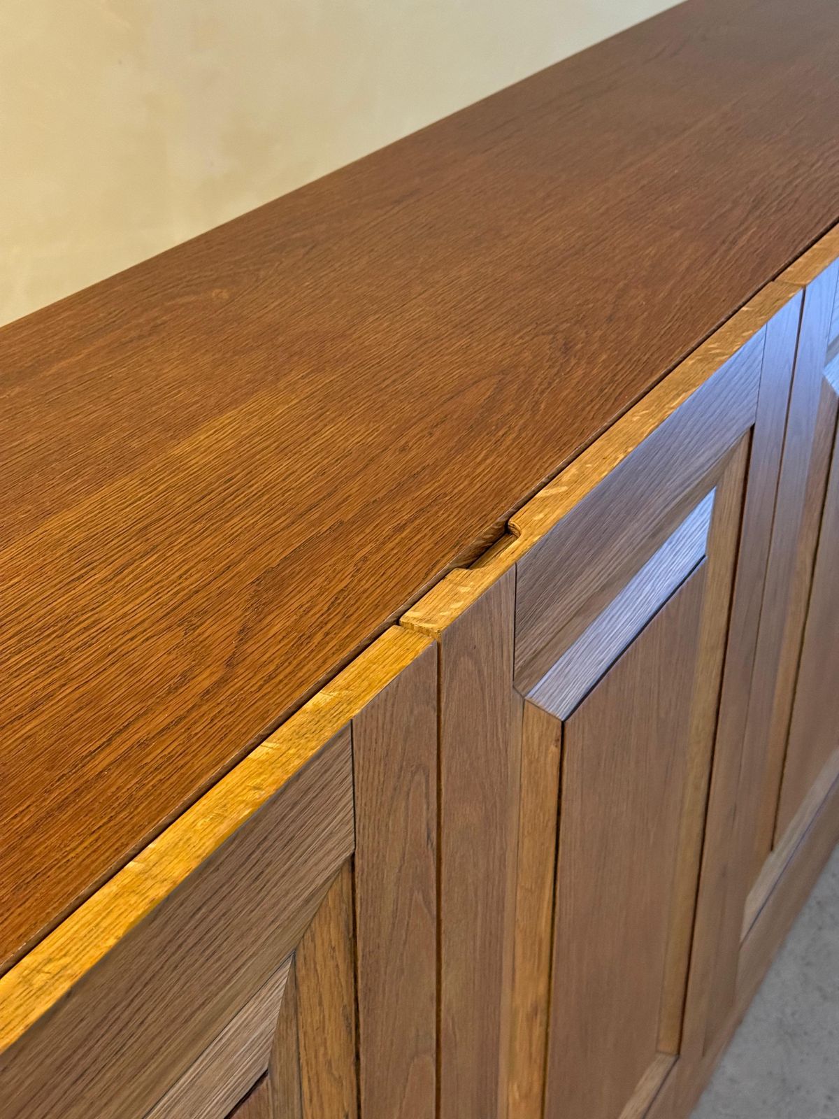 Grote Eiken Brutalistische Credenza, Midden 20e Eeuw photo vintage
